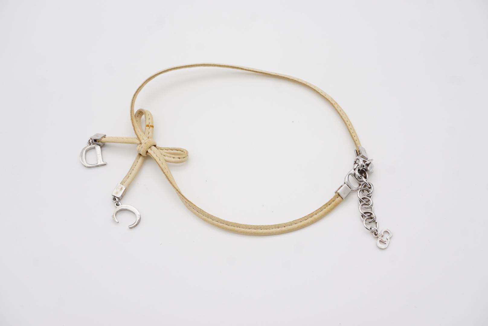 Christian Dior Vintage 1990 CD Logo Charm Bow Tie Beige Leather Choker Necklace For Sale 7