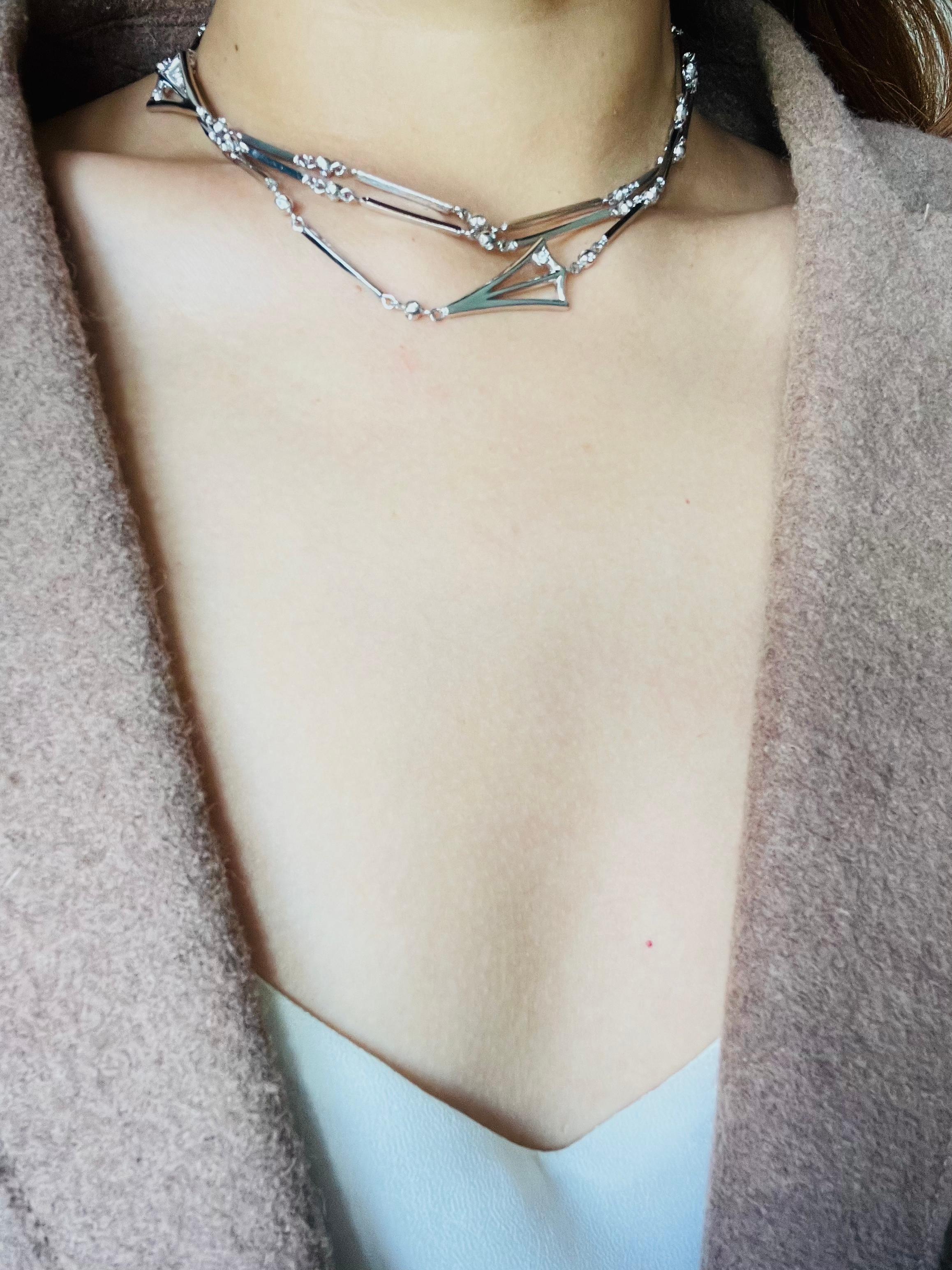 Christian Dior Vintage 1990 Weiße Kristalle Langer Stab Dreieck Vielseitige Halskette im Angebot 5