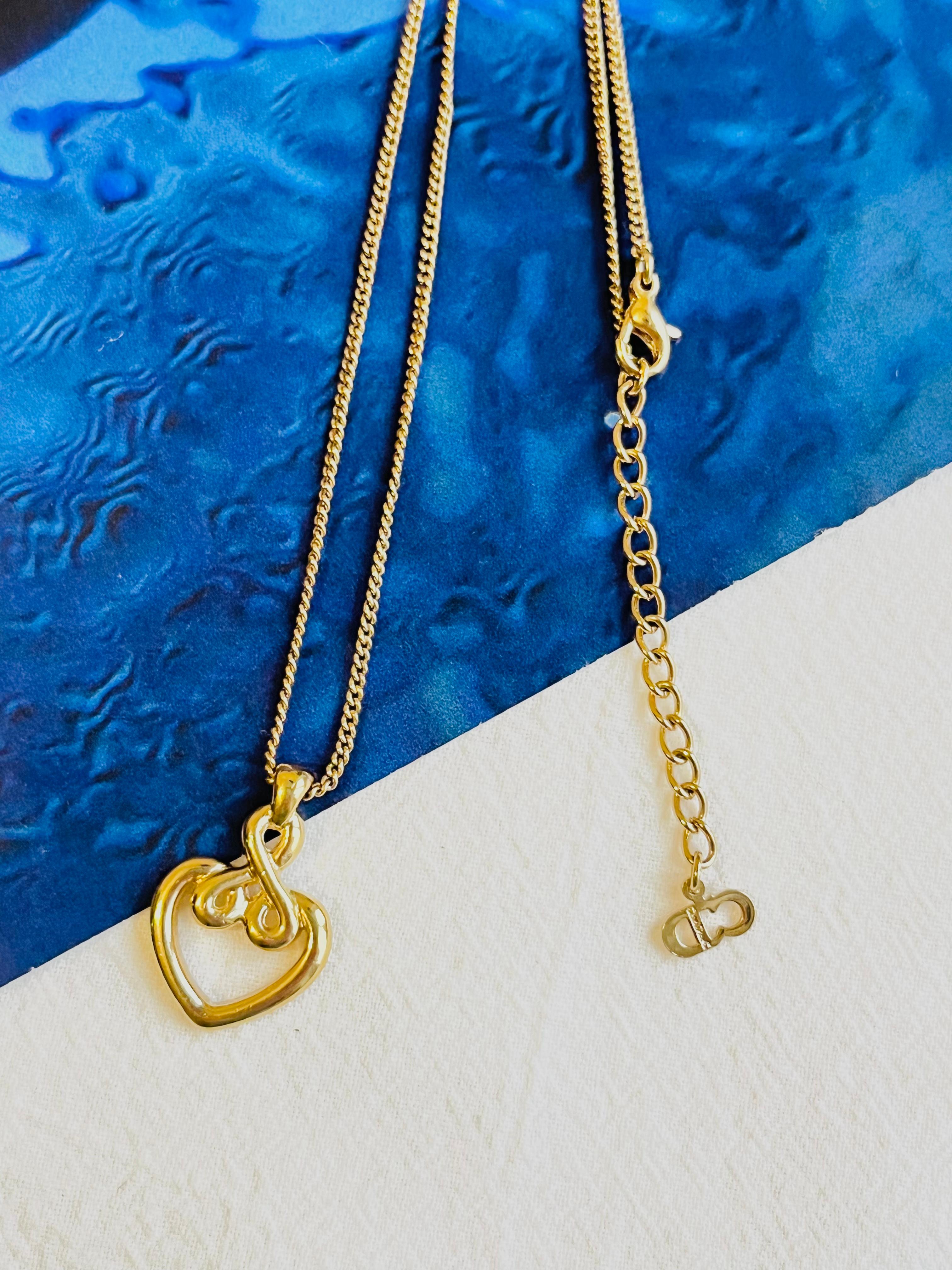 Christian Dior Vintage 1990s Baroque Heart Love Knot Openwork Pendant Necklace In Excellent Condition For Sale In Wokingham, England
