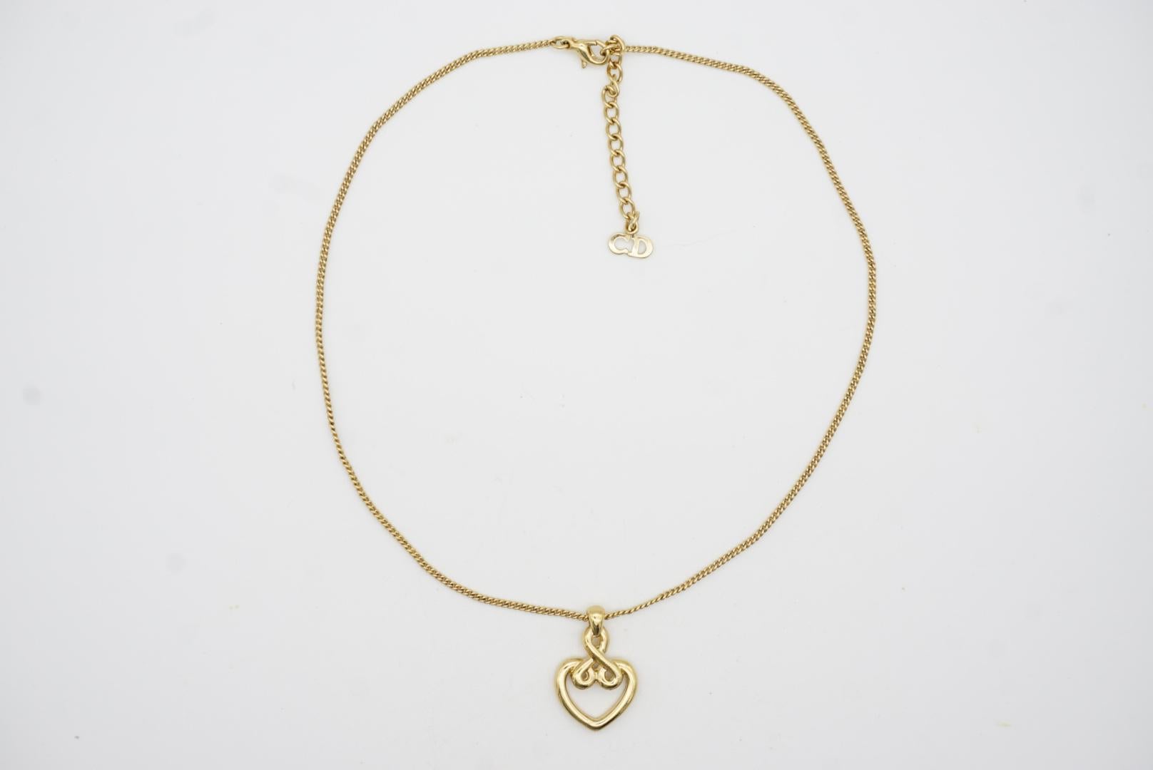 Christian Dior Vintage 1990s Baroque Heart Love Knot Openwork Pendant Necklace For Sale 3