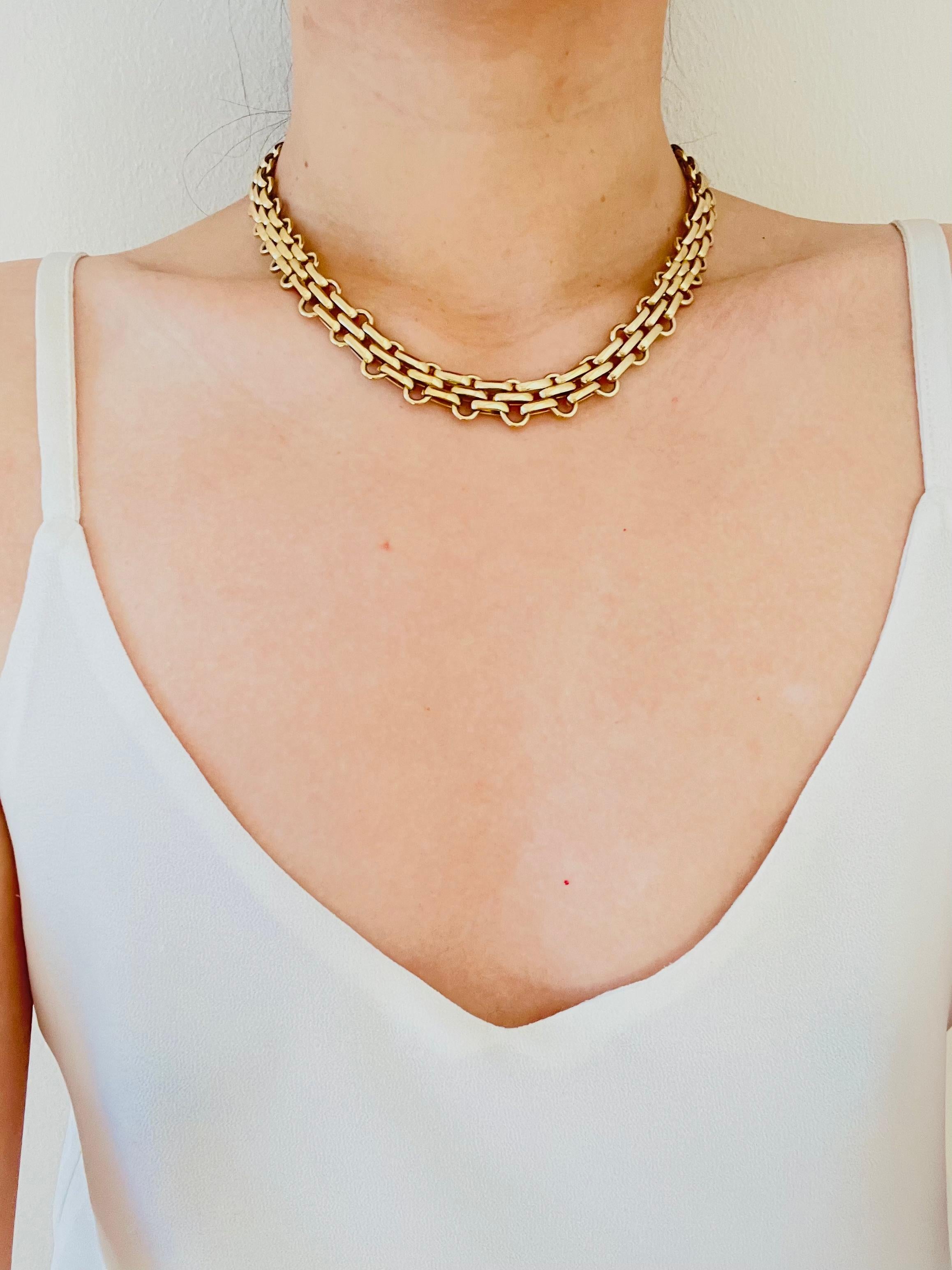 Christian Dior Vintage 1990s Unisex Classic Interlock Link Gold Choker Necklace For Sale 3