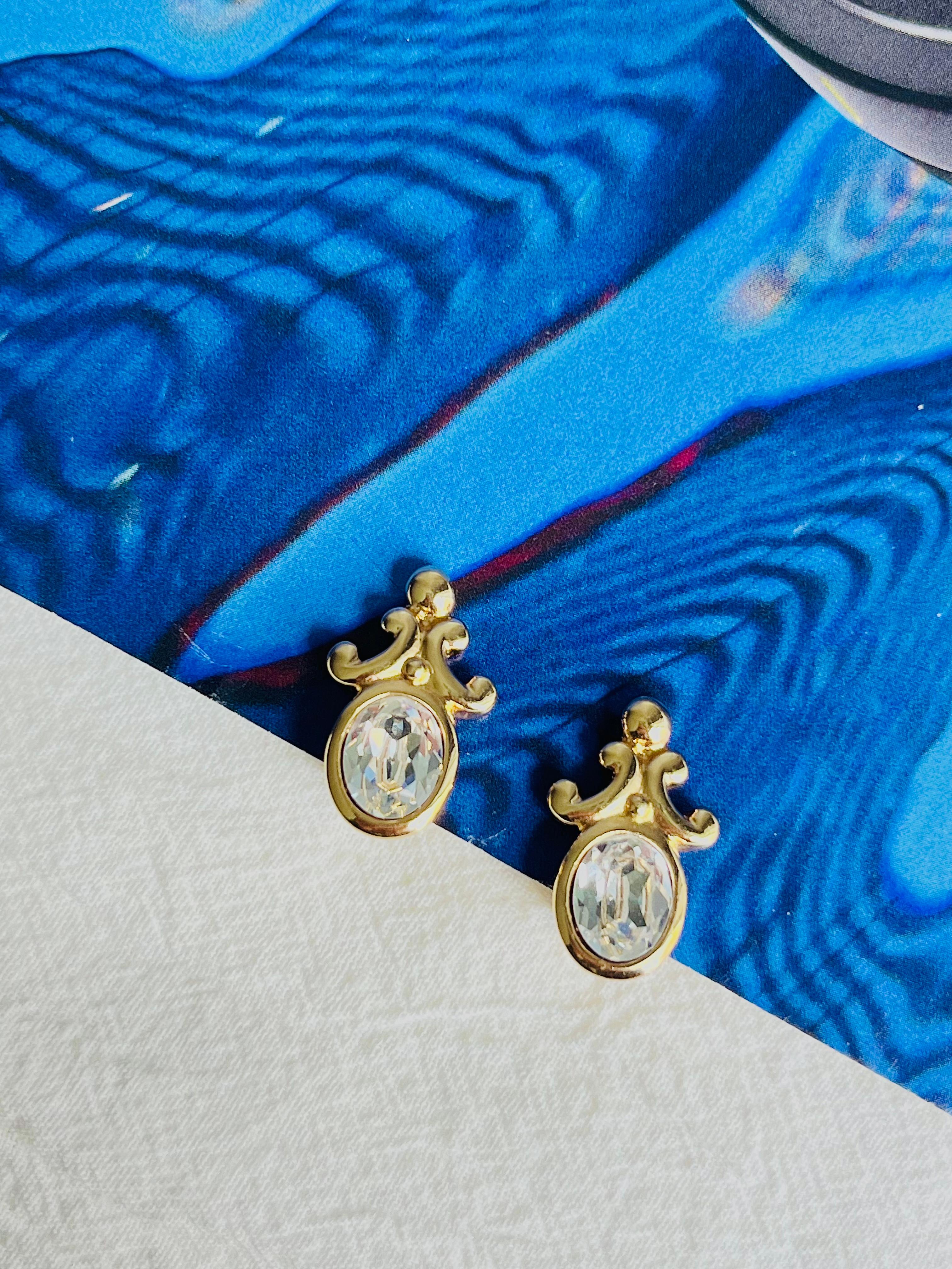 Christian Dior Orecchini a clip di cristallo ovale grande con fiore barocco d'epoca In condizioni buone in vendita a Wokingham, England