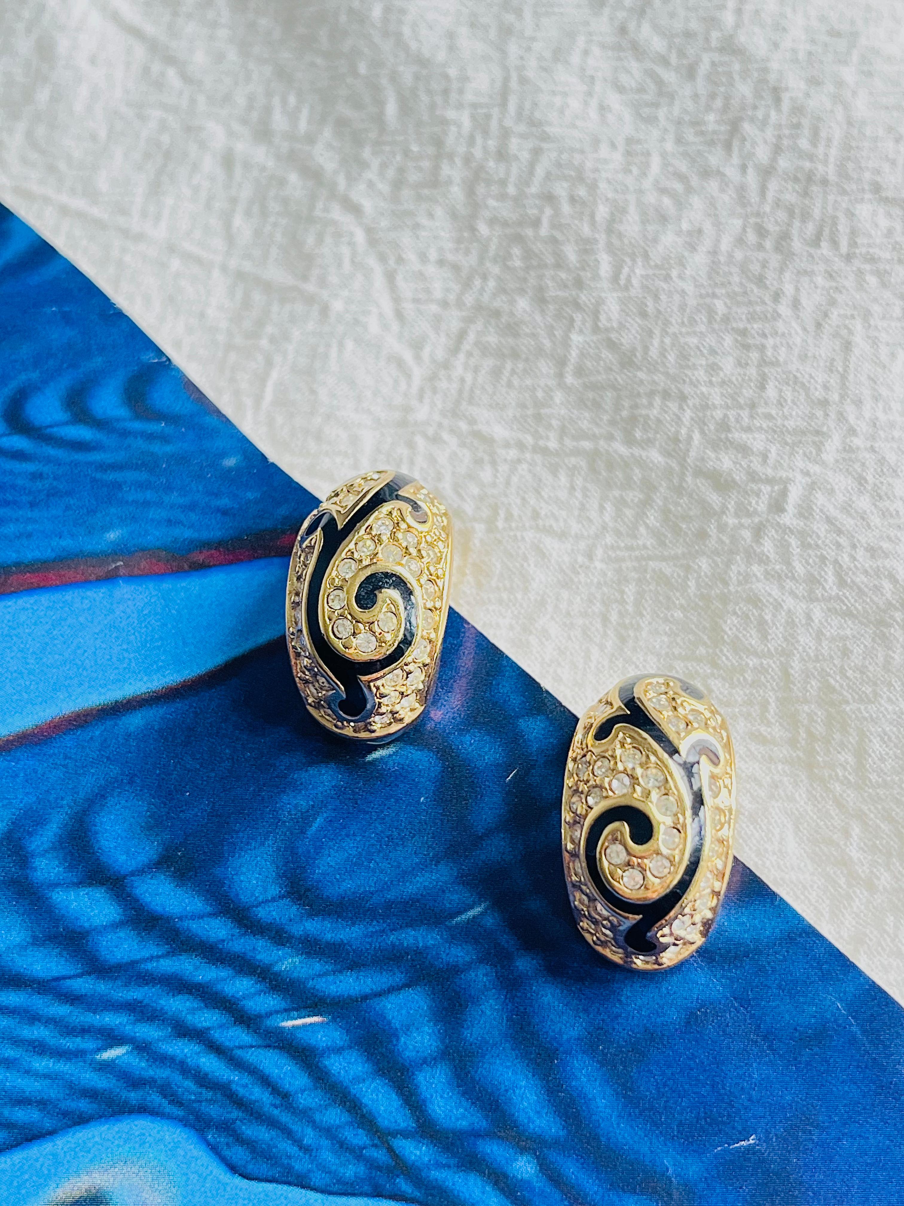 Christian Dior Vintage Baroque Large Black Vine Crystal Demi Dome Clip Earrings In Excellent Condition In Wokingham, England