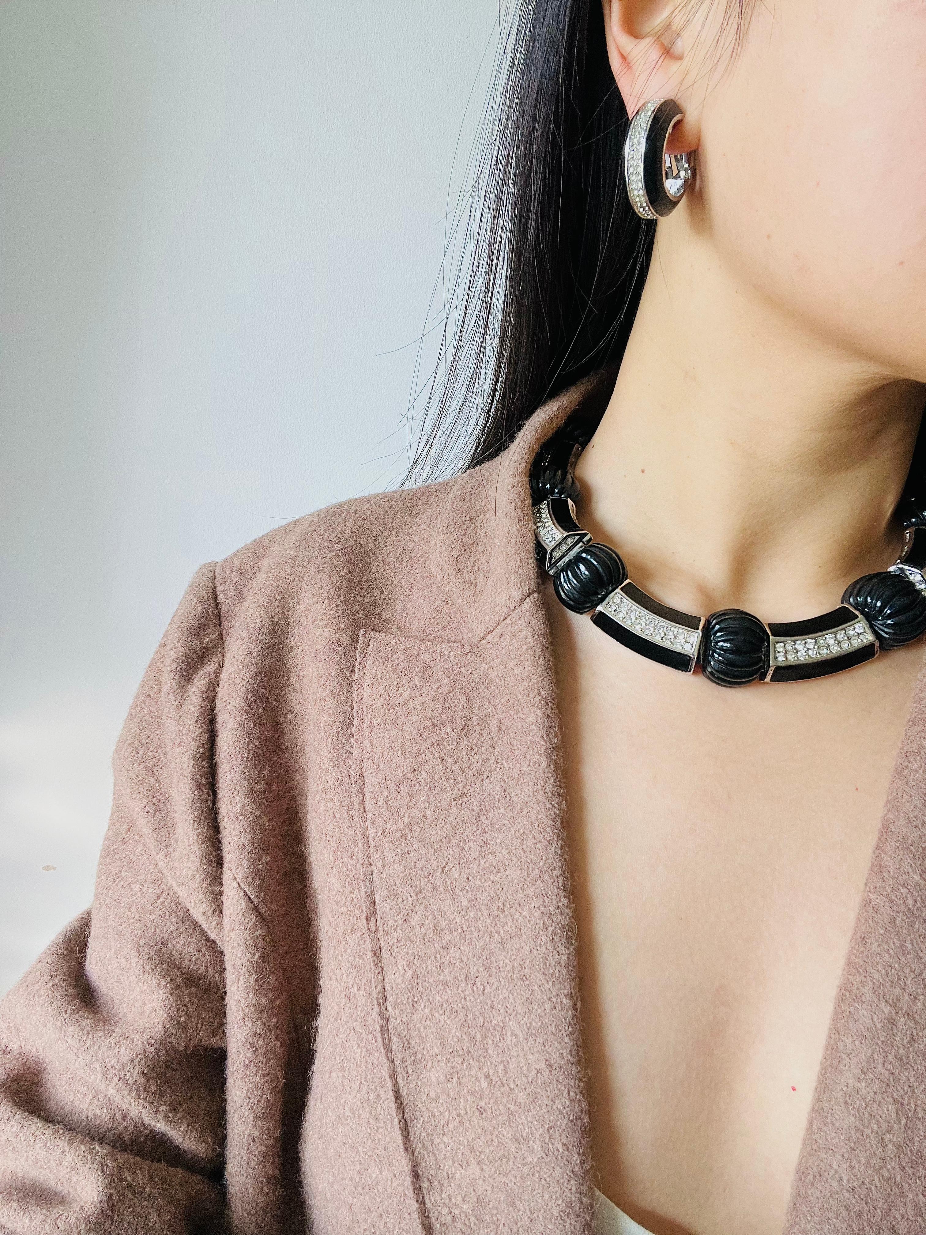 Christian Dior Vintage Black Wide Hinge Link Crystal Carved Scalloped Melon Set in vendita 2