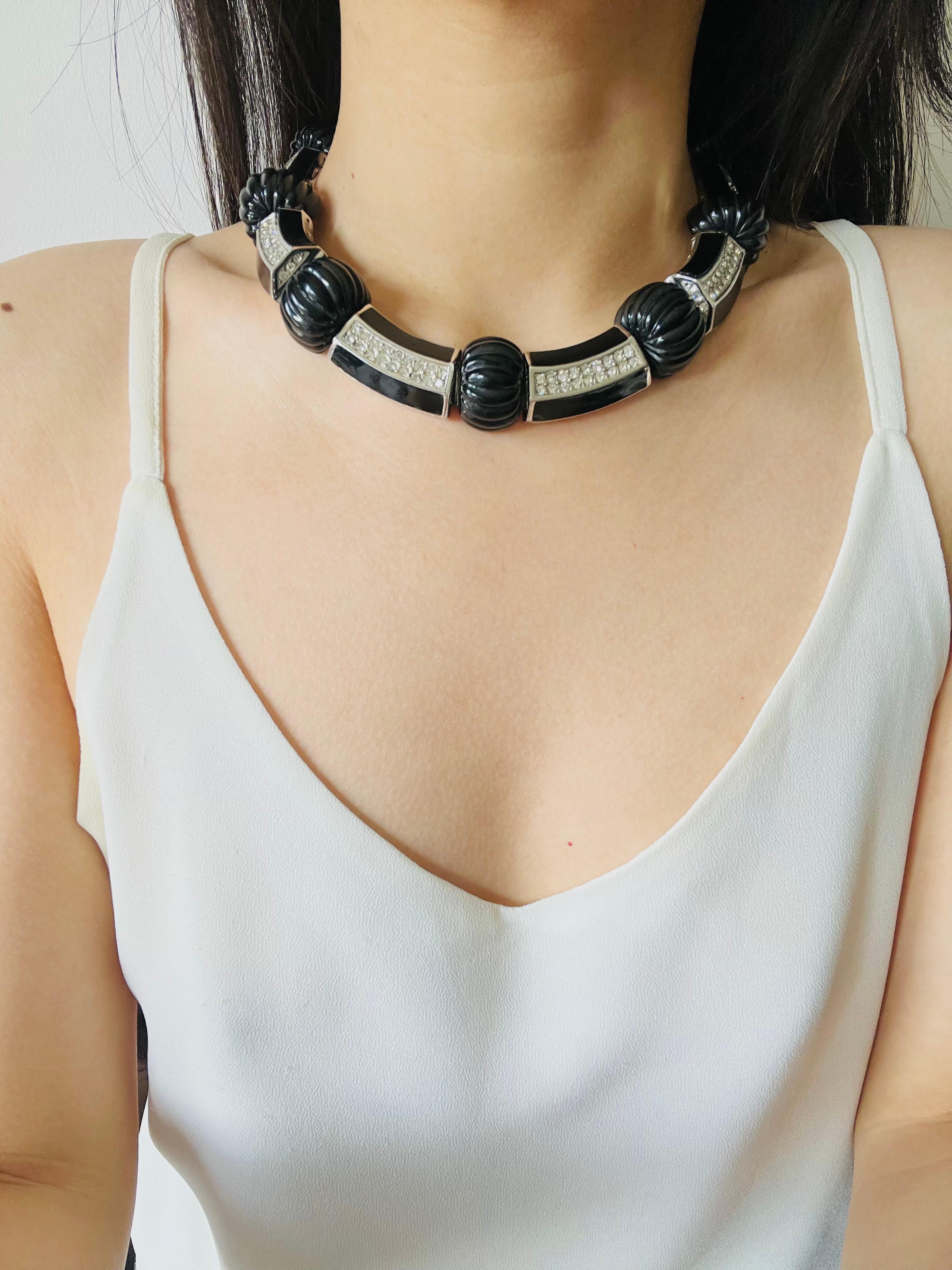 Christian Dior Vintage Black Wide Hinge Link Crystal Carved Scalloped Melon Set in vendita 3