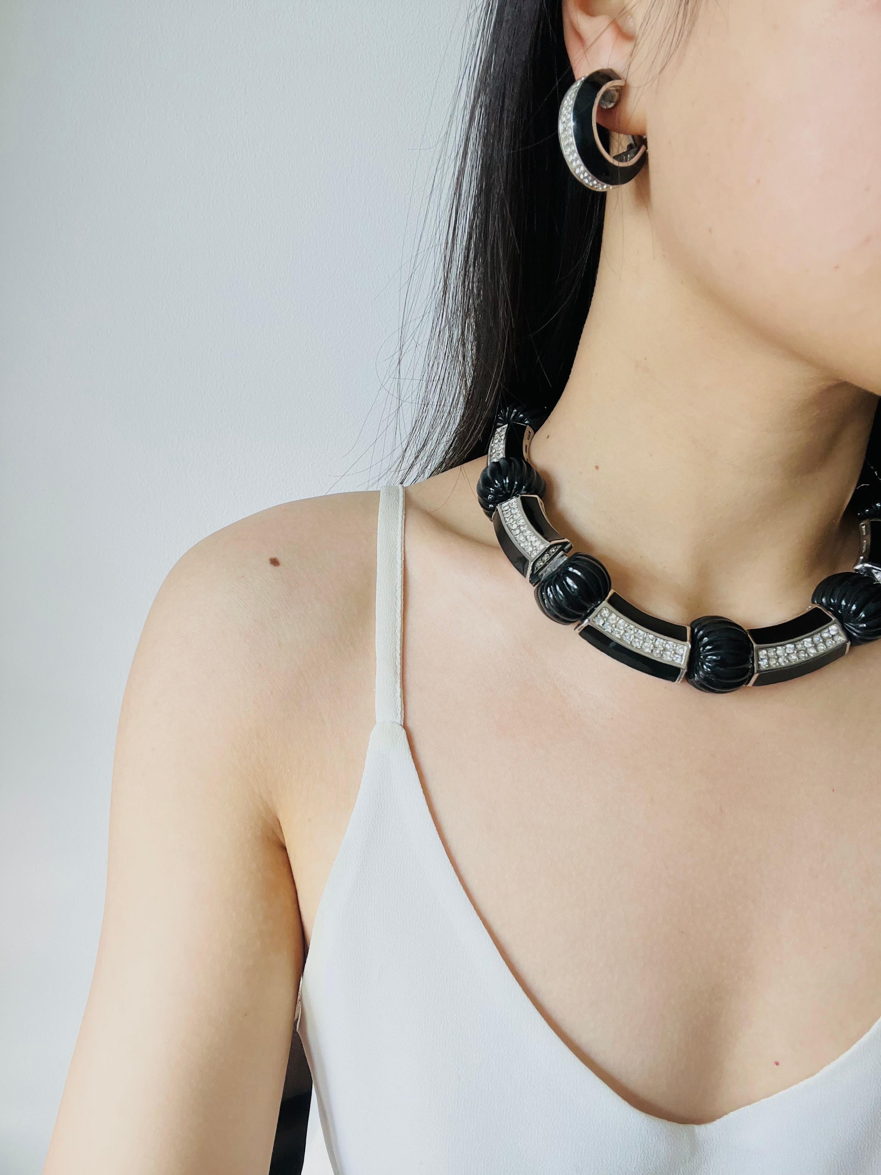 Christian Dior Vintage Black Wide Hinge Link Crystal Carved Scalloped Melon Set in vendita 4