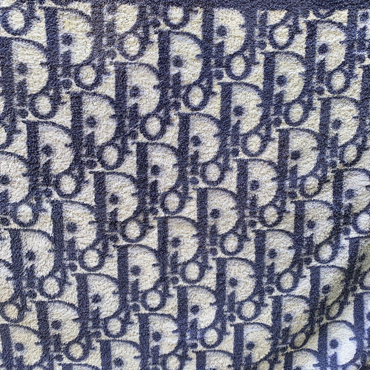 Christian Dior - Serviette de plage vintage bleue en coton avec monogramme en vente 1