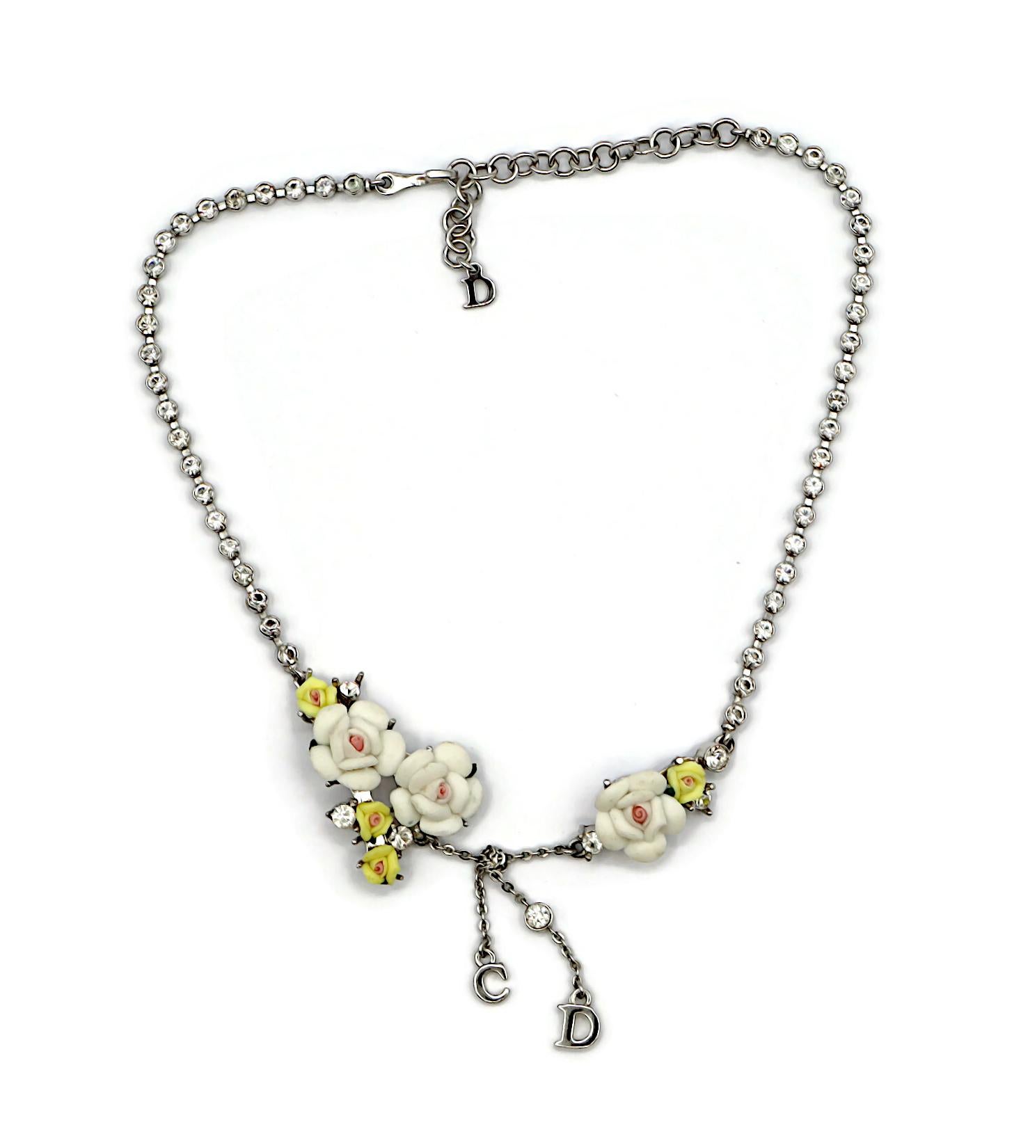 CHRISTIAN DIOR Collier vintage avec logo CD et roses pastel Pour femmes en vente