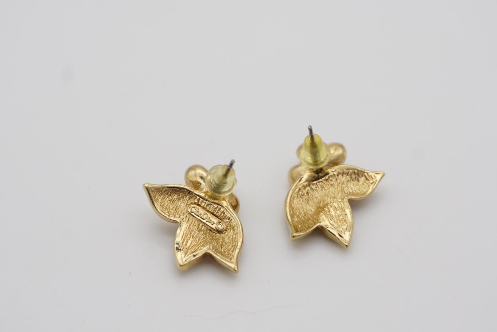 Christian Dior Vintage Cluster Flower Leaf Crystal Elegant Gold Pierced Earrings For Sale 3