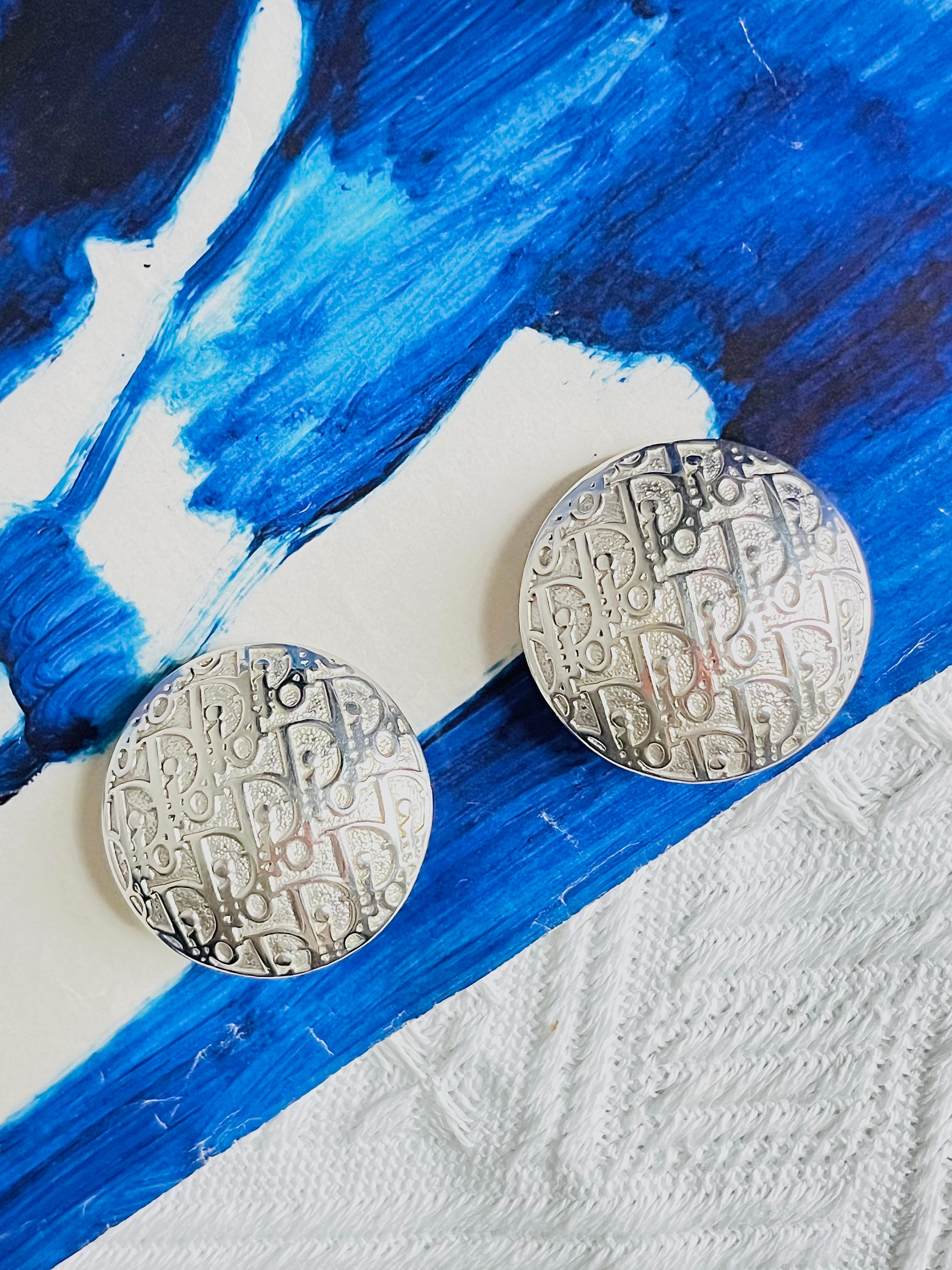 Christian Dior Vintage 1990s Unisex Extra Large Logo Monogram Round Circle Dome Modernist Clip Earrings, Silver Plated

Very good condition. Not any colour loss. 100% Genuine.

A very beautiful pair of earrings by Chr. DIOR, signed at the
