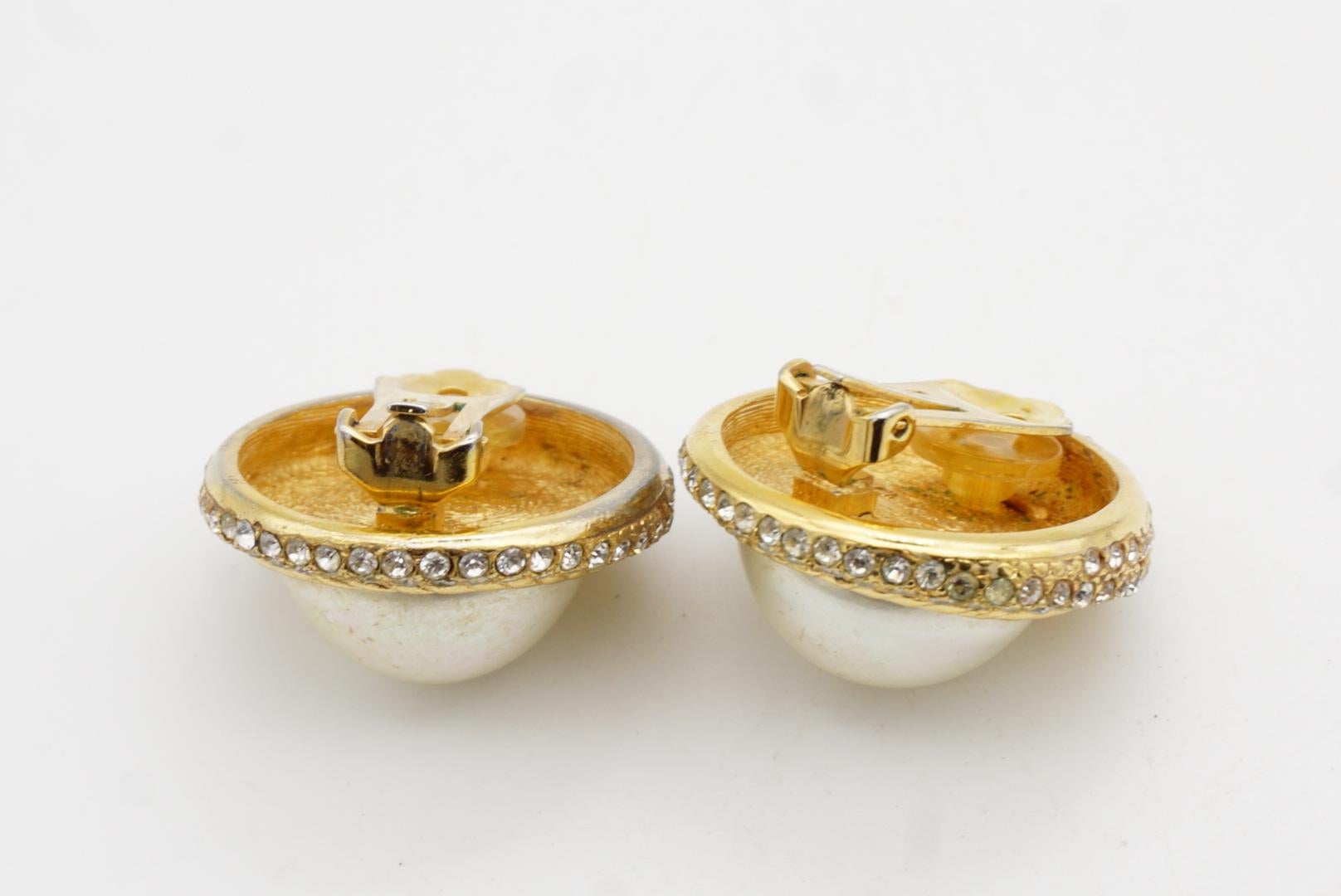 Christian Dior Vintage Pendientes de clip de perla blanca redonda extragrande con cúpula de cristal en venta 7