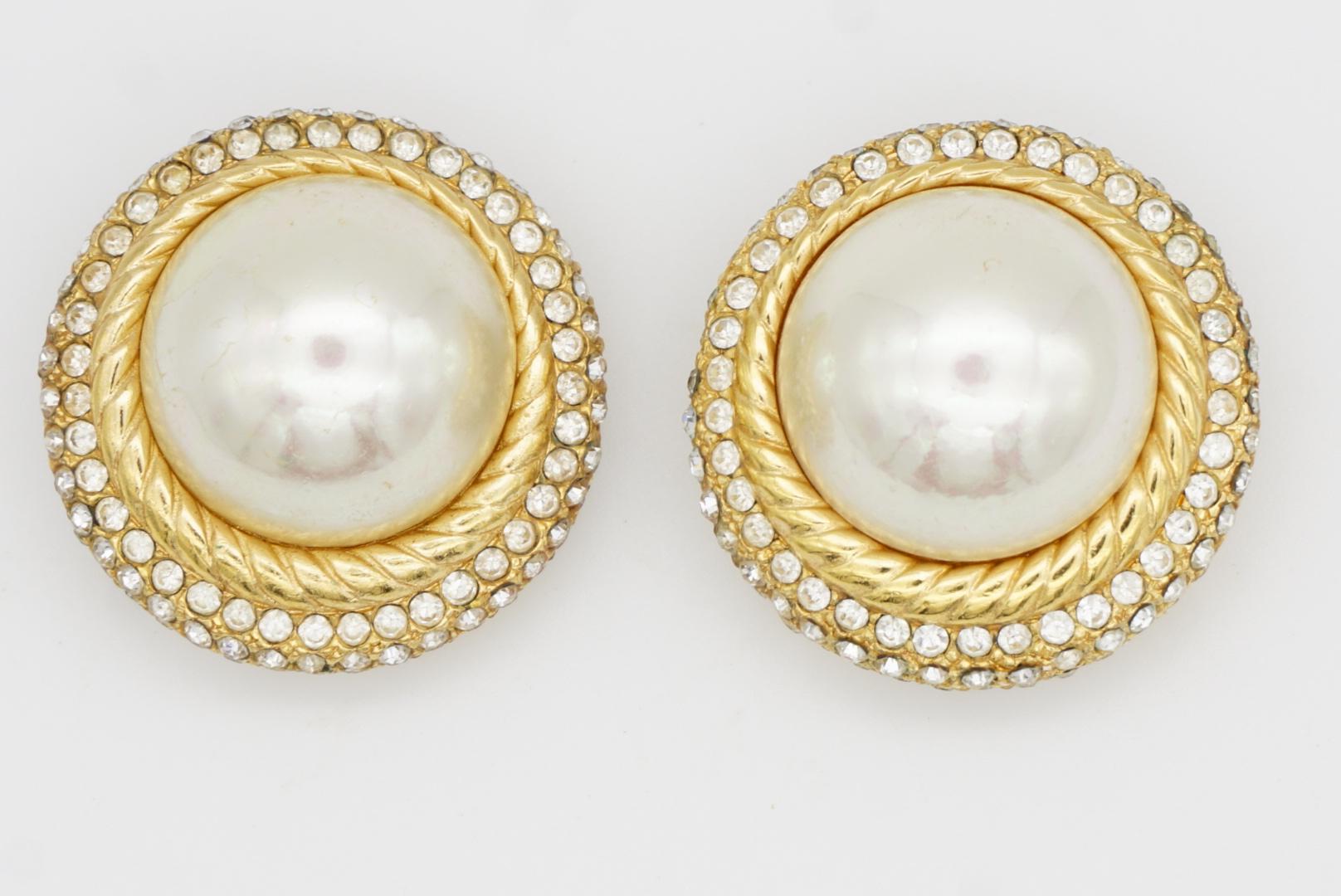 Christian Dior Vintage Pendientes de clip de perla blanca redonda extragrande con cúpula de cristal en venta 2