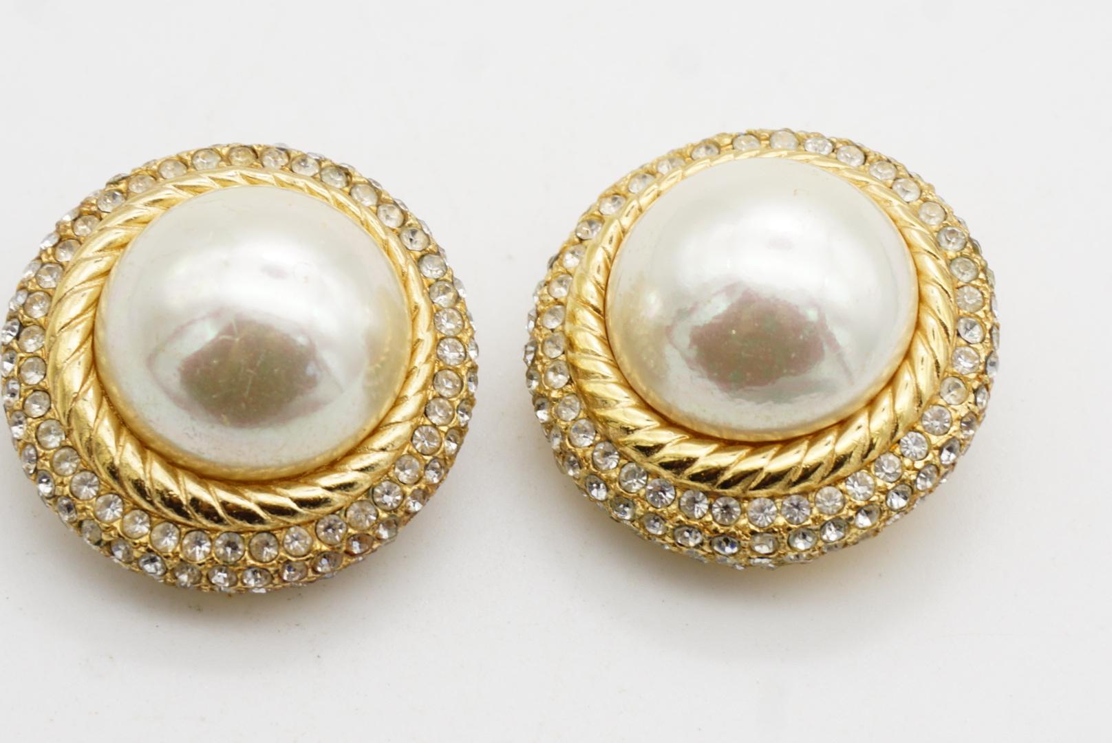 Christian Dior Vintage Pendientes de clip de perla blanca redonda extragrande con cúpula de cristal en venta 3