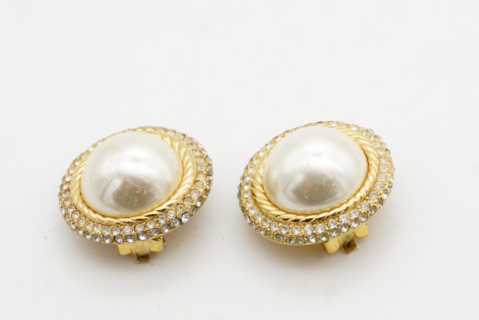 Christian Dior Vintage Pendientes de clip de perla blanca redonda extragrande con cúpula de cristal en venta 4