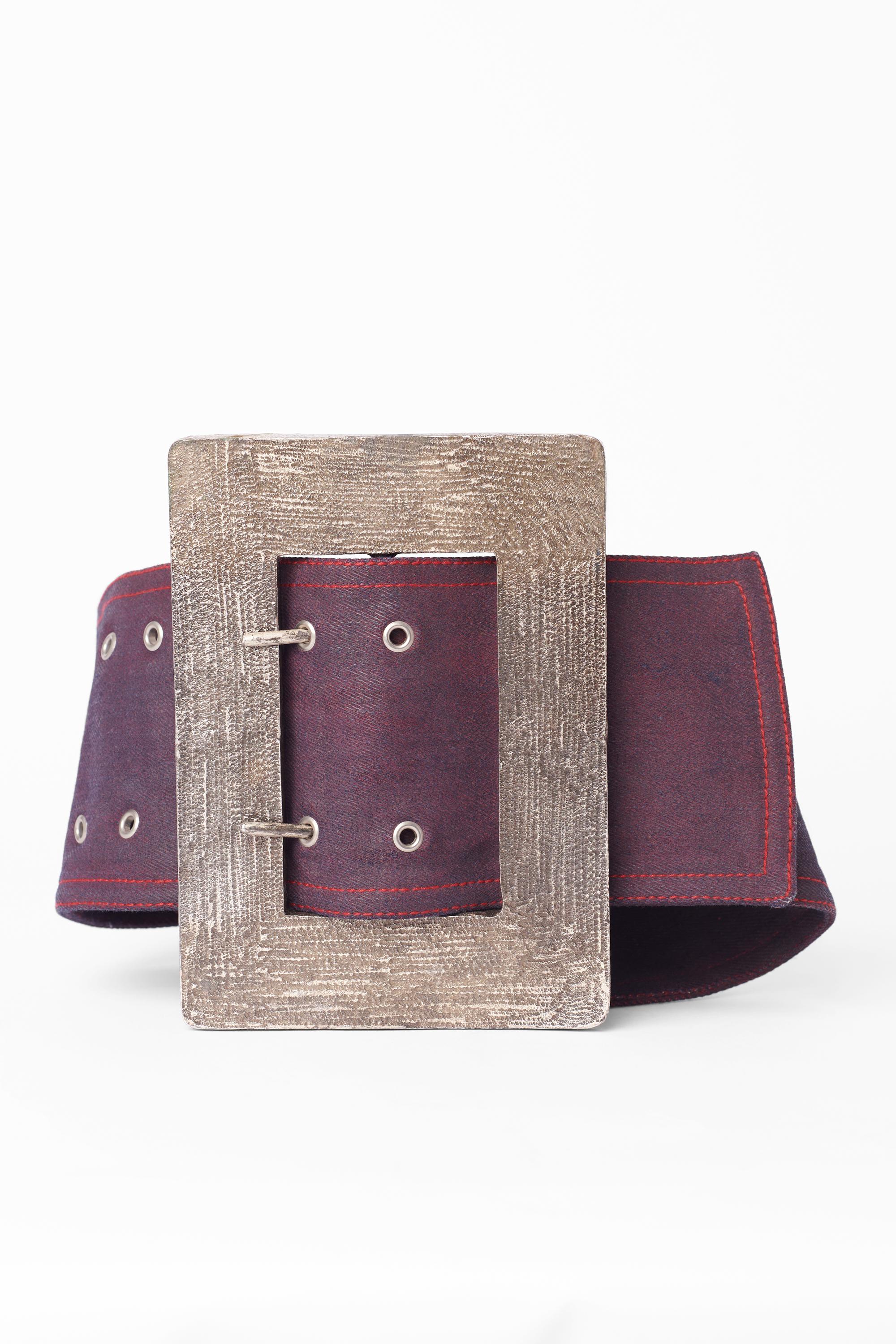 Christian Dior Vintage F/W 2006 Purple Buckle Belt In Excellent Condition For Sale In London, GB