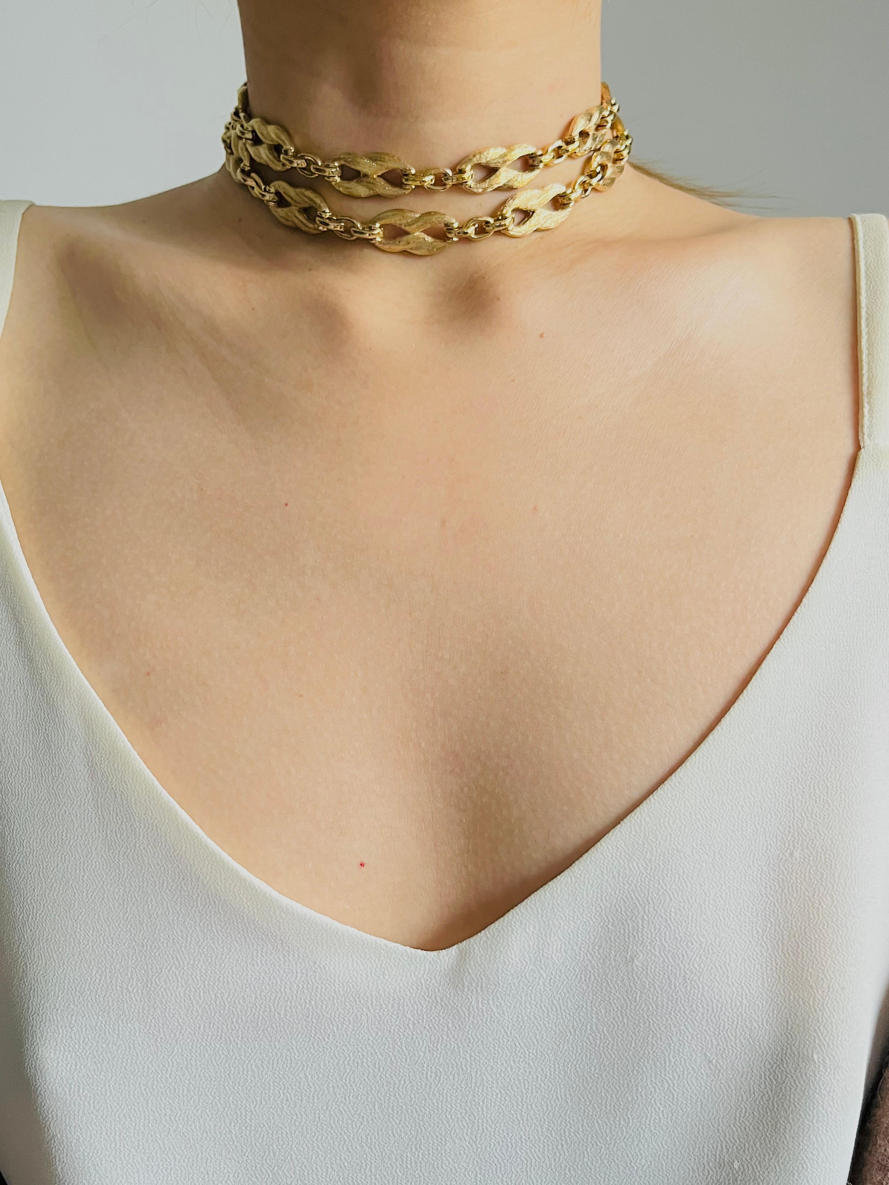 Christian Dior Bracciale lungo in filigrana d'epoca con 8 anelli Omega interbloccati in vendita 1