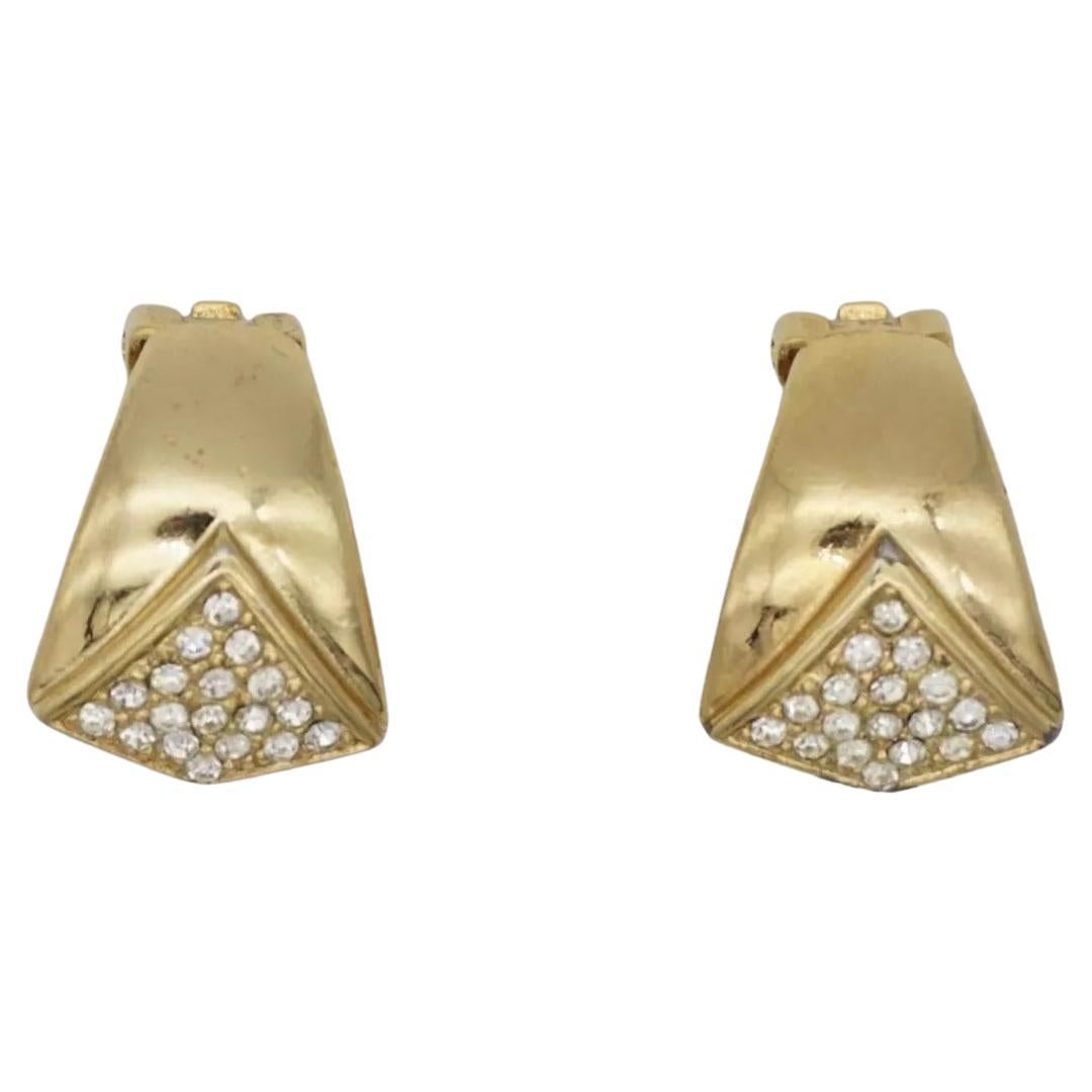 Christian Dior Vintage 1980s Glow Rectangle Triangle Crystal Domed Elegant Modernist Clip Earrings, Gold Tone

Very good condition. Some very light scratches and colour loss. 100% genuine.

A very beautiful pair of clip on earrings by Chr. DIOR,