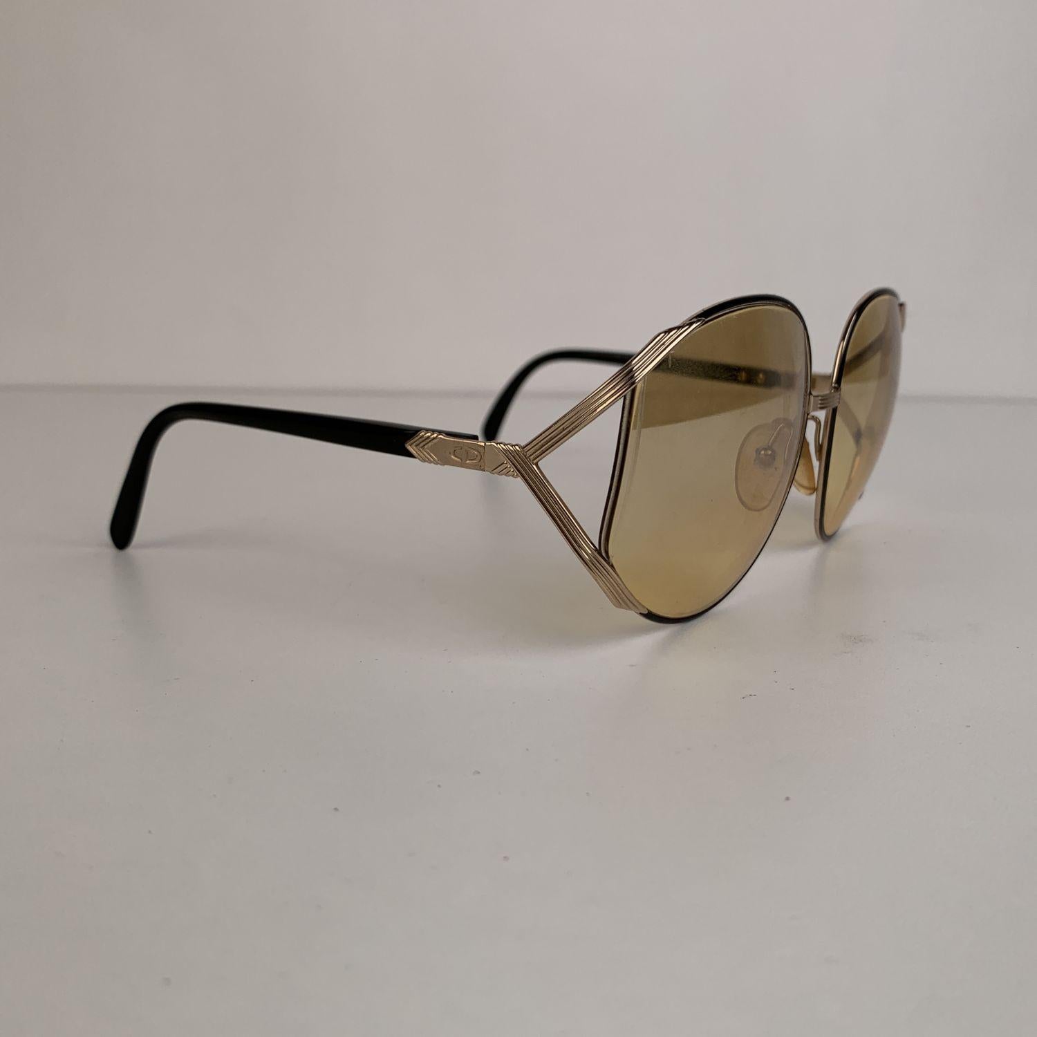 Christian Dior Vintage Gold Metal and Black Sunglasses Mod 2250  In Excellent Condition In Rome, Rome