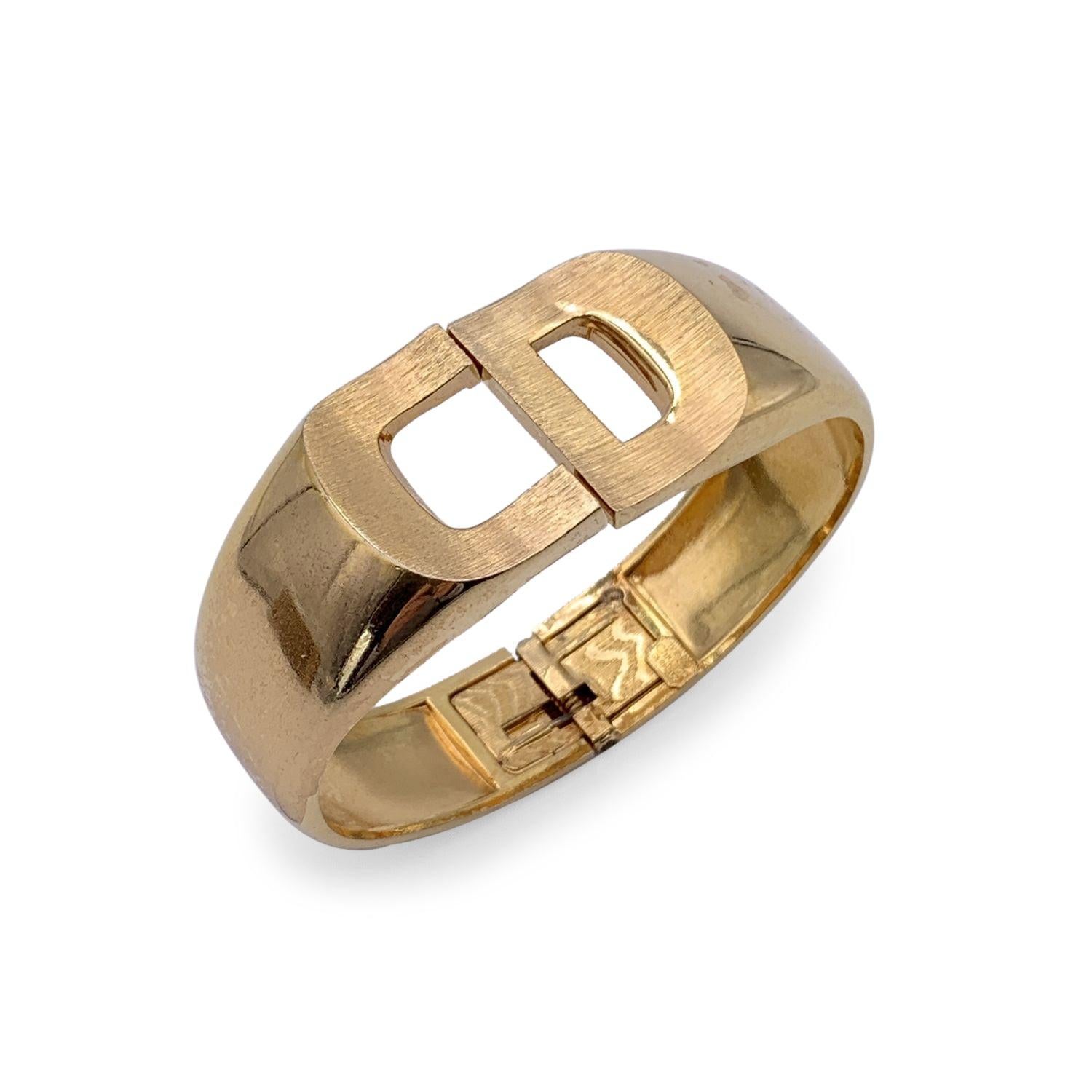 Christian Dior Vintage Gold Metal Rigid Clamper Bracelet Cuff In Excellent Condition In Rome, Rome