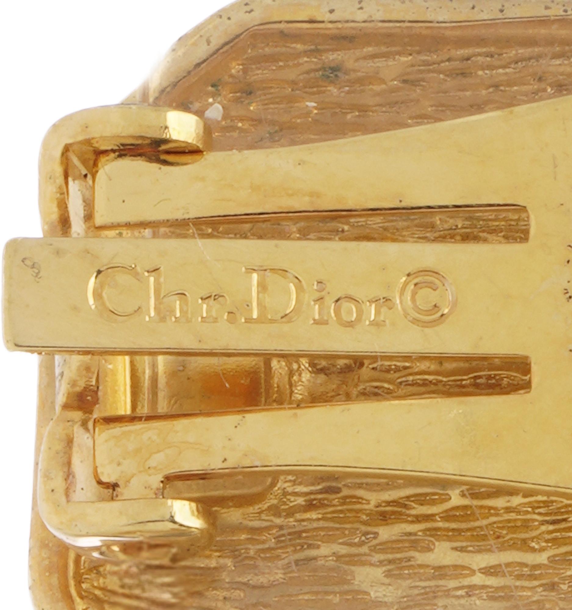 Christian Dior Vintage Gold-Plated Octagonal Clip-On Earrings In Excellent Condition For Sale In Braintree, GB