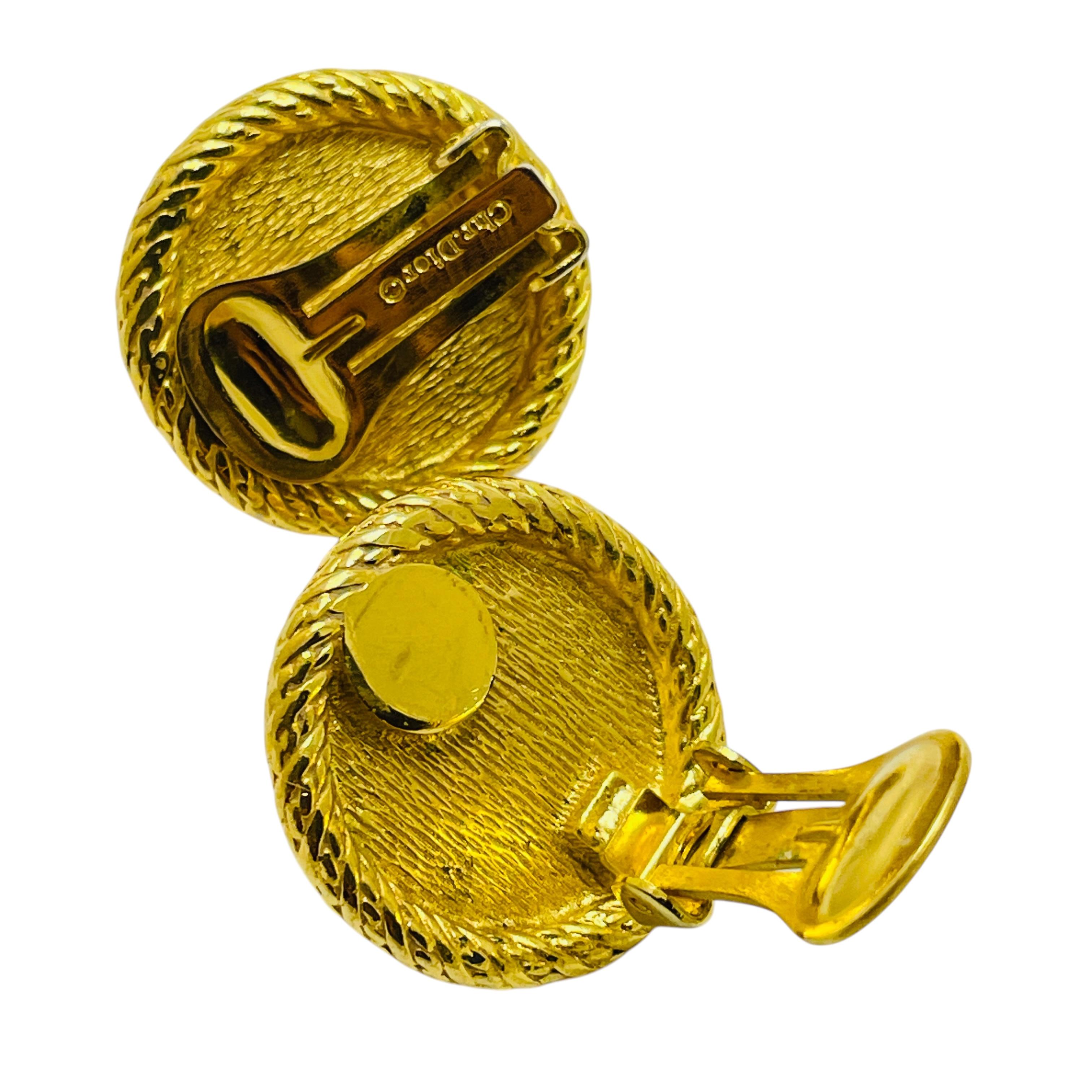 CHRISTIAN DIOR vintage gold plated pearl designer clip on earrings In Good Condition For Sale In Palos Hills, IL