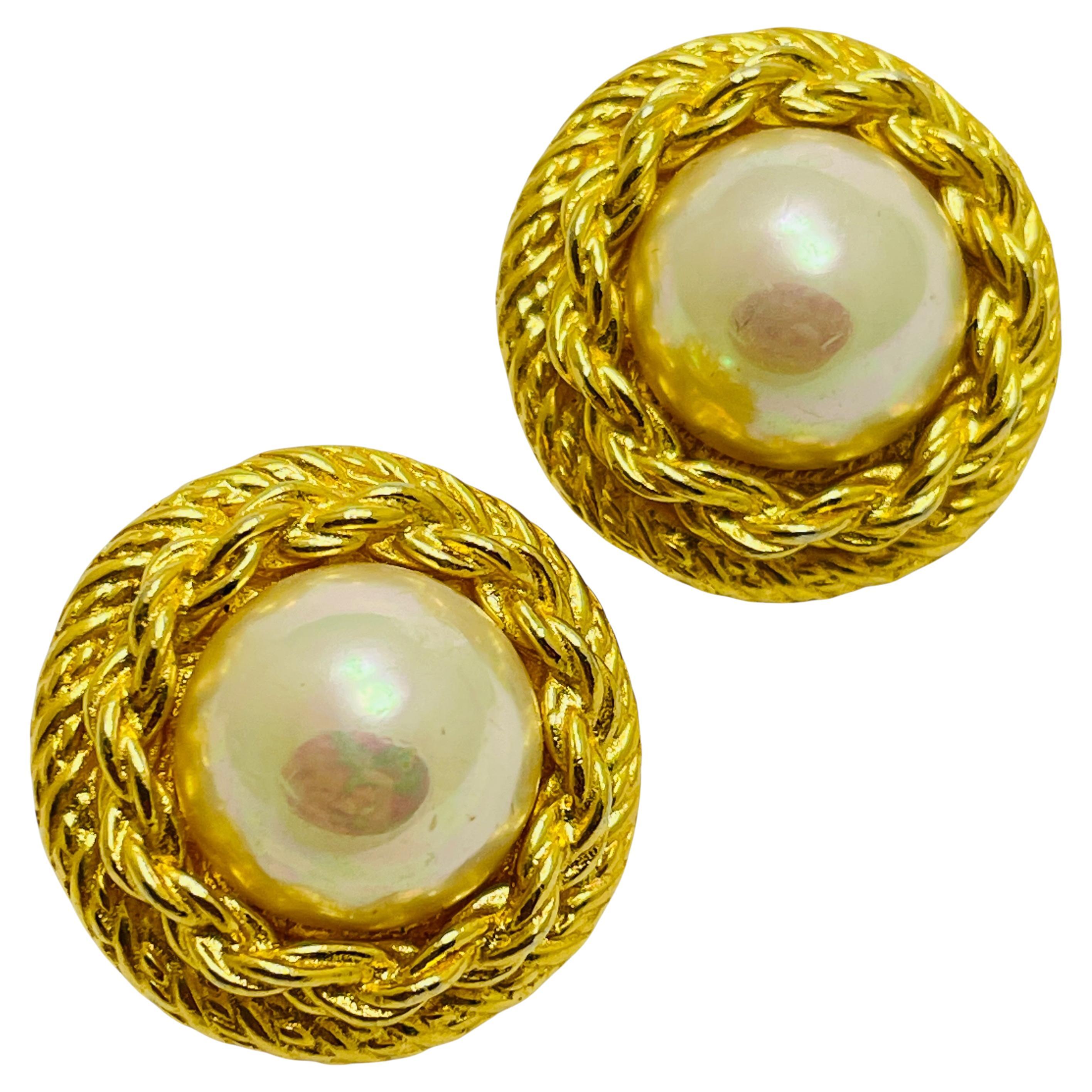 Orecchini a clip CHRISTIAN DIOR vintage placcati oro con perle di design