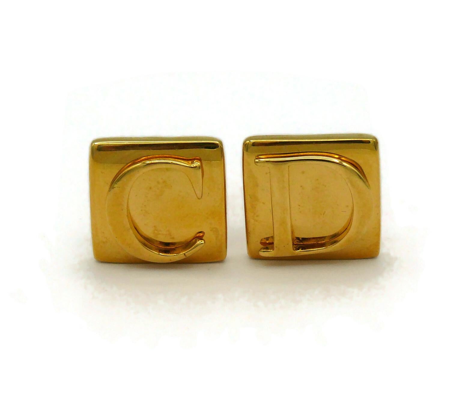Women's CHRISTIAN DIOR Vintage Gold Tone C D Clip-On Earrings For Sale