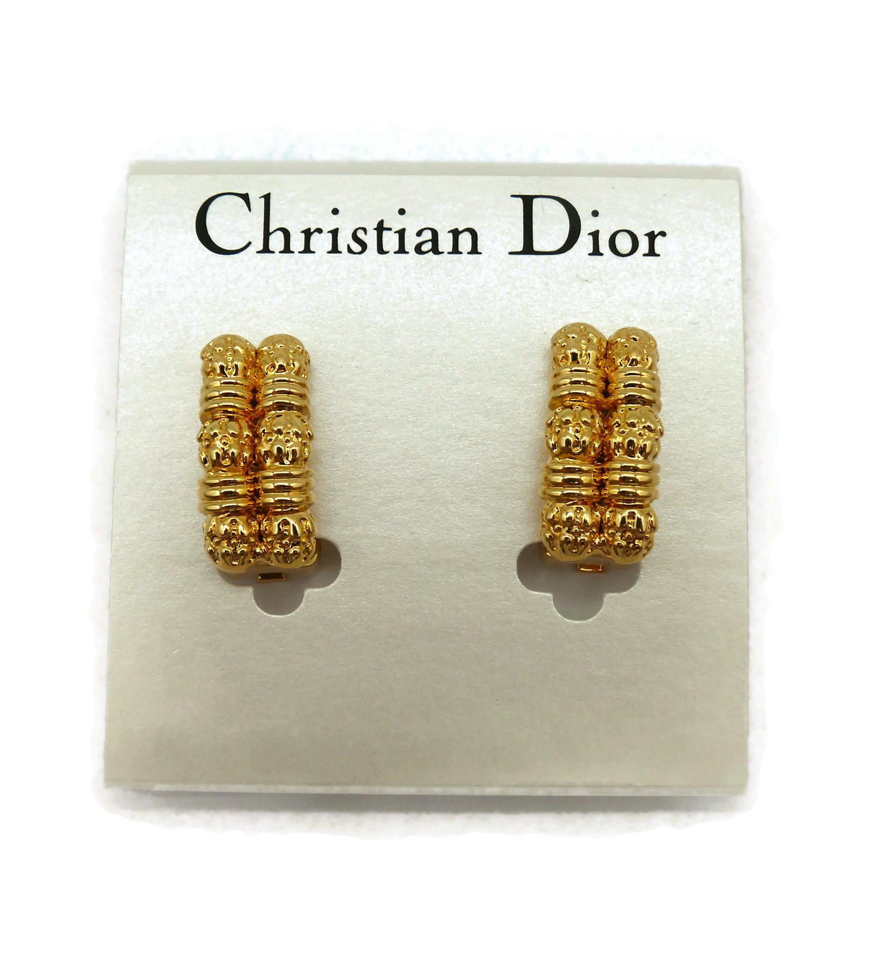 Women's CHRISTIAN DIOR Vintage Gold Tone Clip-On Earrings For Sale