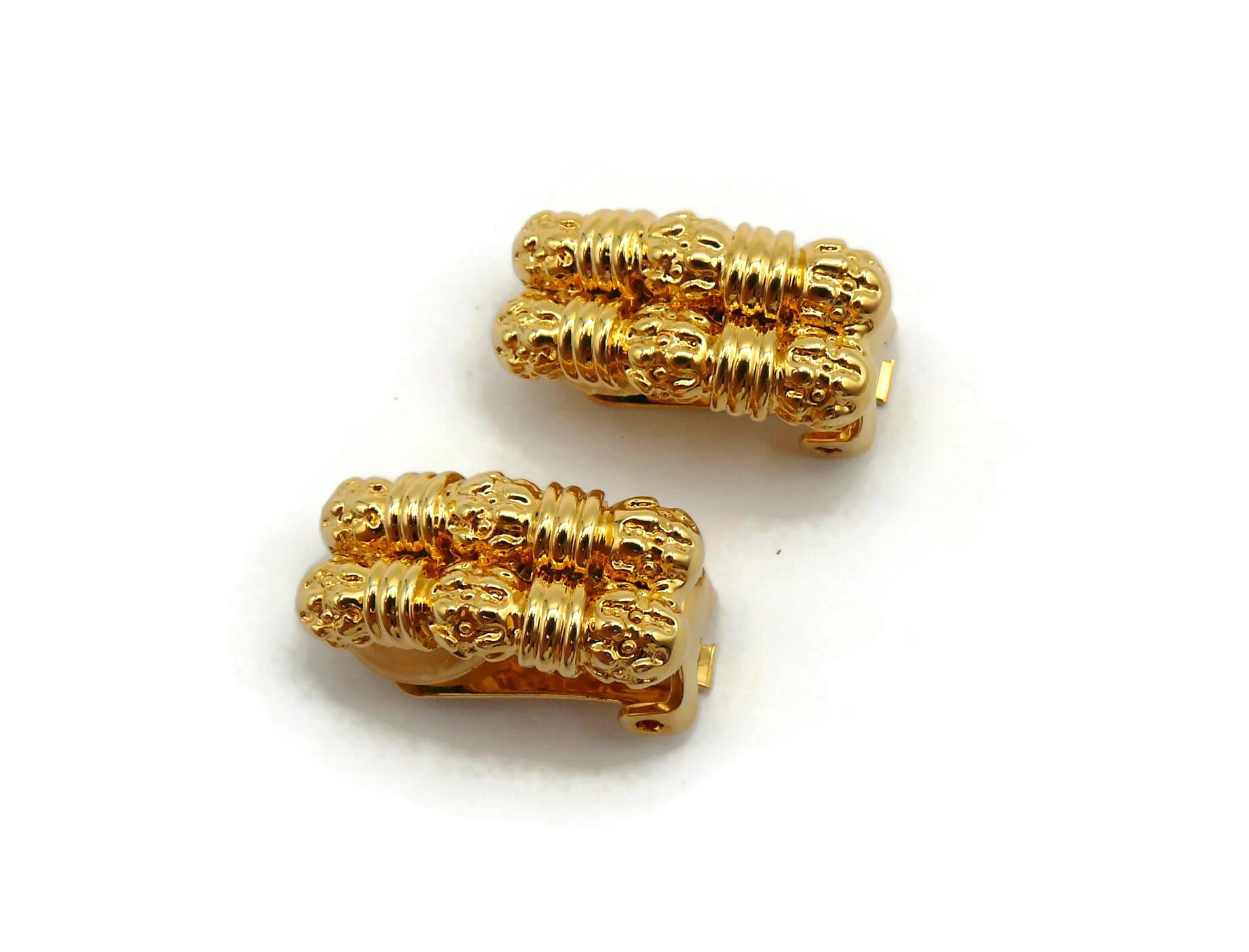 CHRISTIAN DIOR Vintage Gold Tone Clip-On Earrings For Sale 3