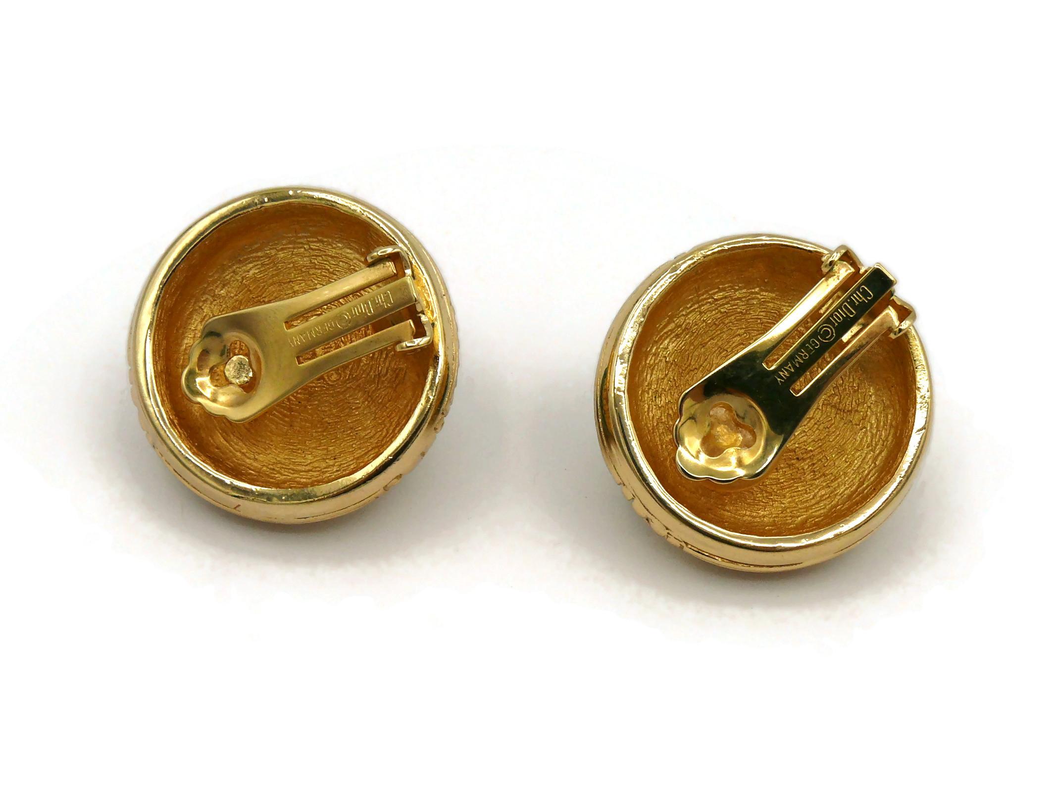 Women's CHRISTIAN DIOR Vintage Gold Tone Green Glass Cabochon Clip-On Earrings For Sale