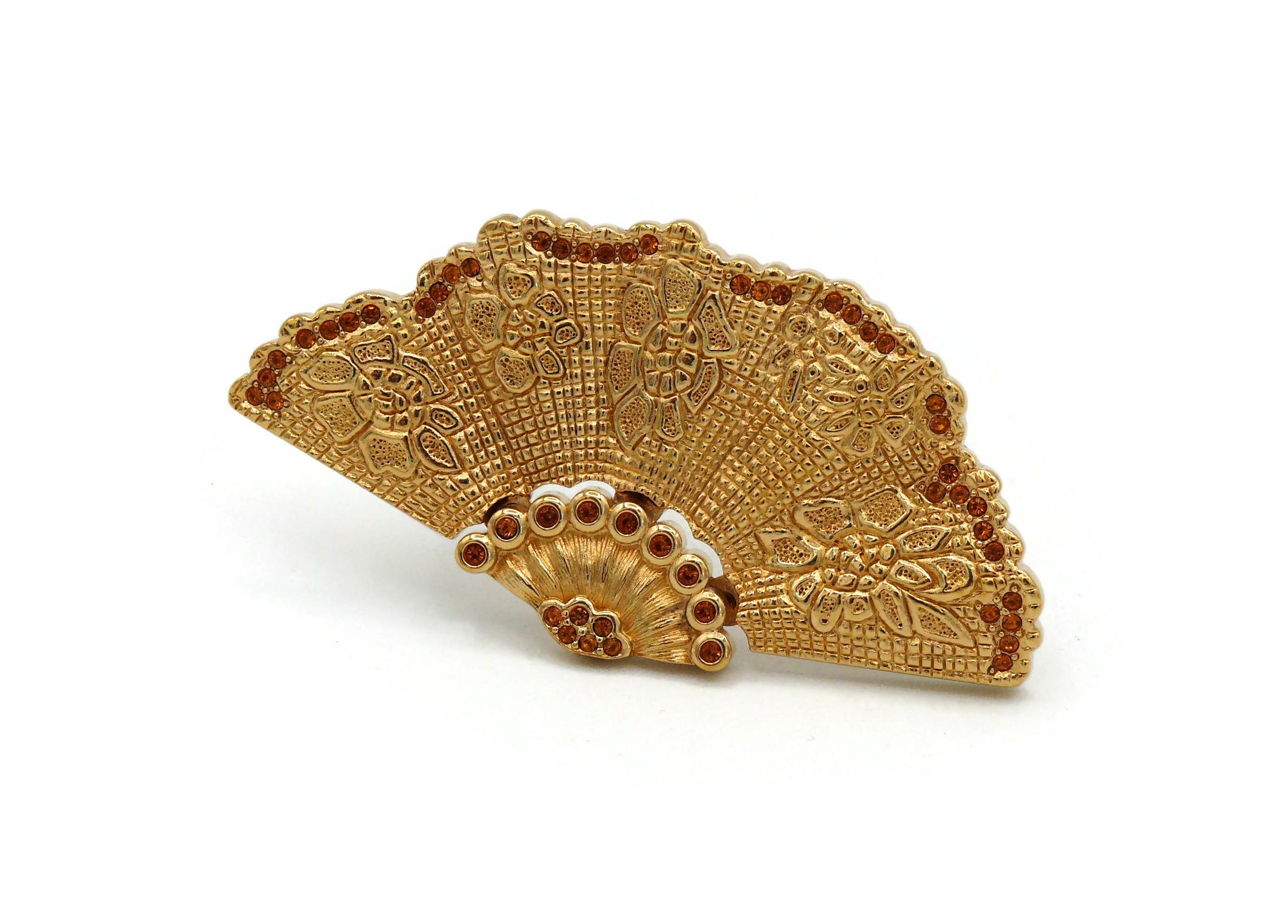 CHRISTIAN DIOR Vintage Goldfarbene juwelenbesetzte Fächerbrosche im Zustand „Gut“ im Angebot in Nice, FR