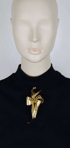 CHRISTIAN DIOR Vintage Gold Tone Ribbon Bow Brooch