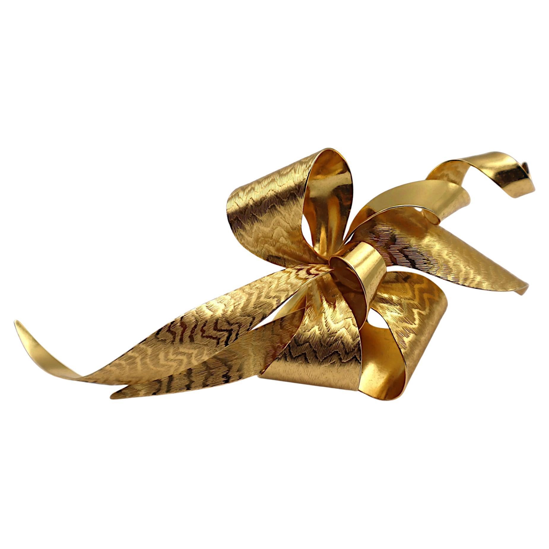 CHRISTIAN DIOR Broche Vintage Gold Tone Ribbon Bow