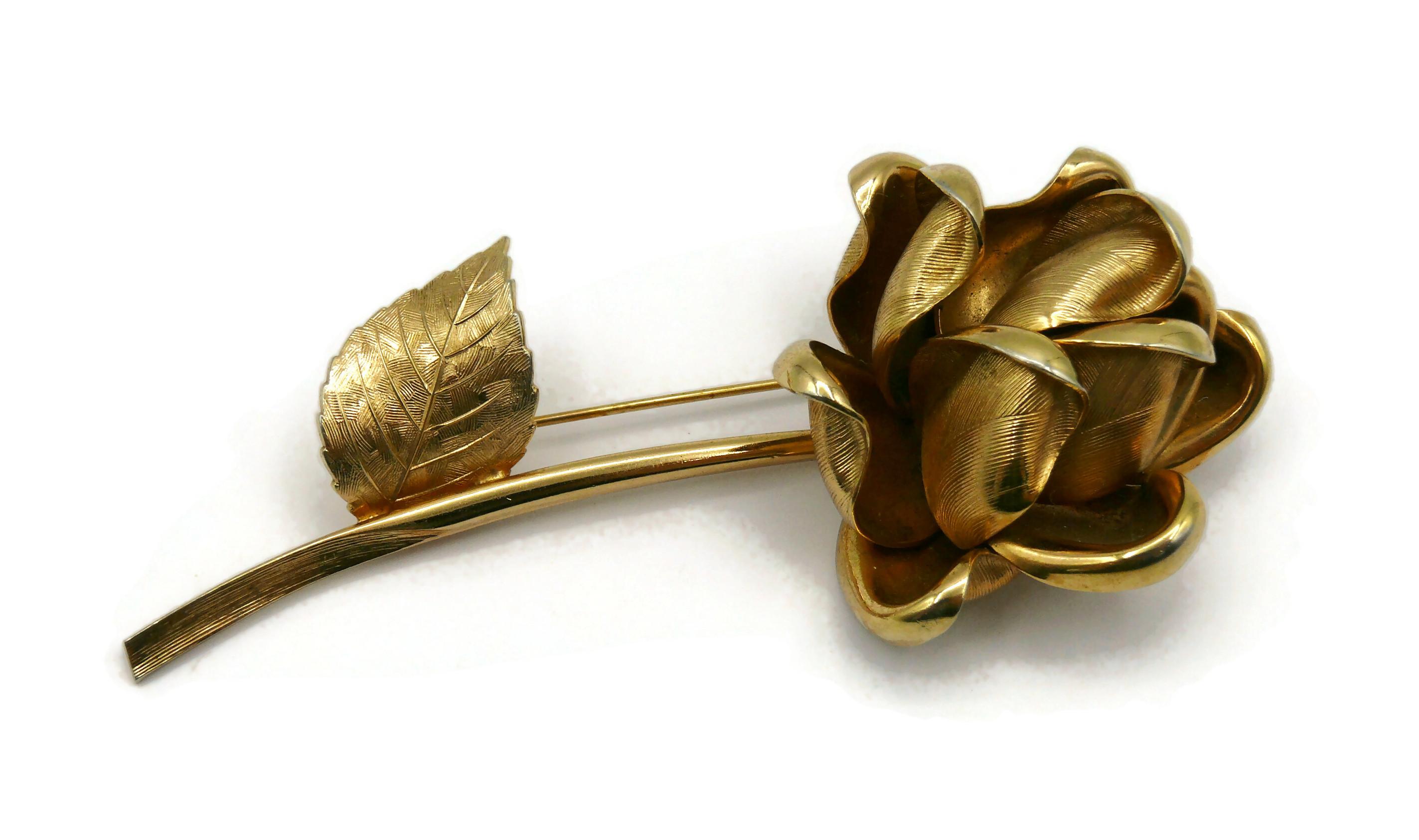 CHRISTIAN DIOR Vintage Gold Tone Rose Brooch In Good Condition For Sale In Nice, FR