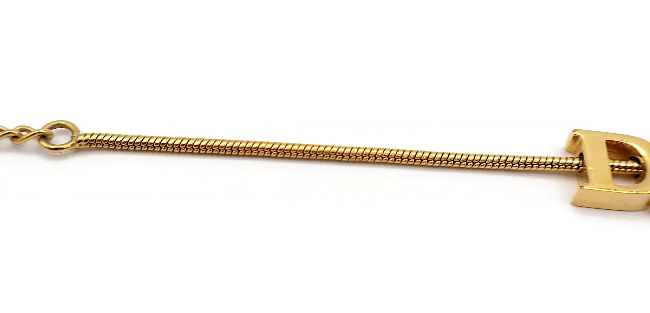 CHRISTIAN DIOR Vintage Gold Tone Spellout Bracelet In Good Condition For Sale In Nice, FR