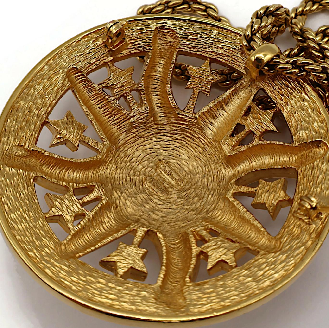 CHRISTIAN DIOR Vintage Gold Tone Sun Stars Pendant Necklace For Sale 13