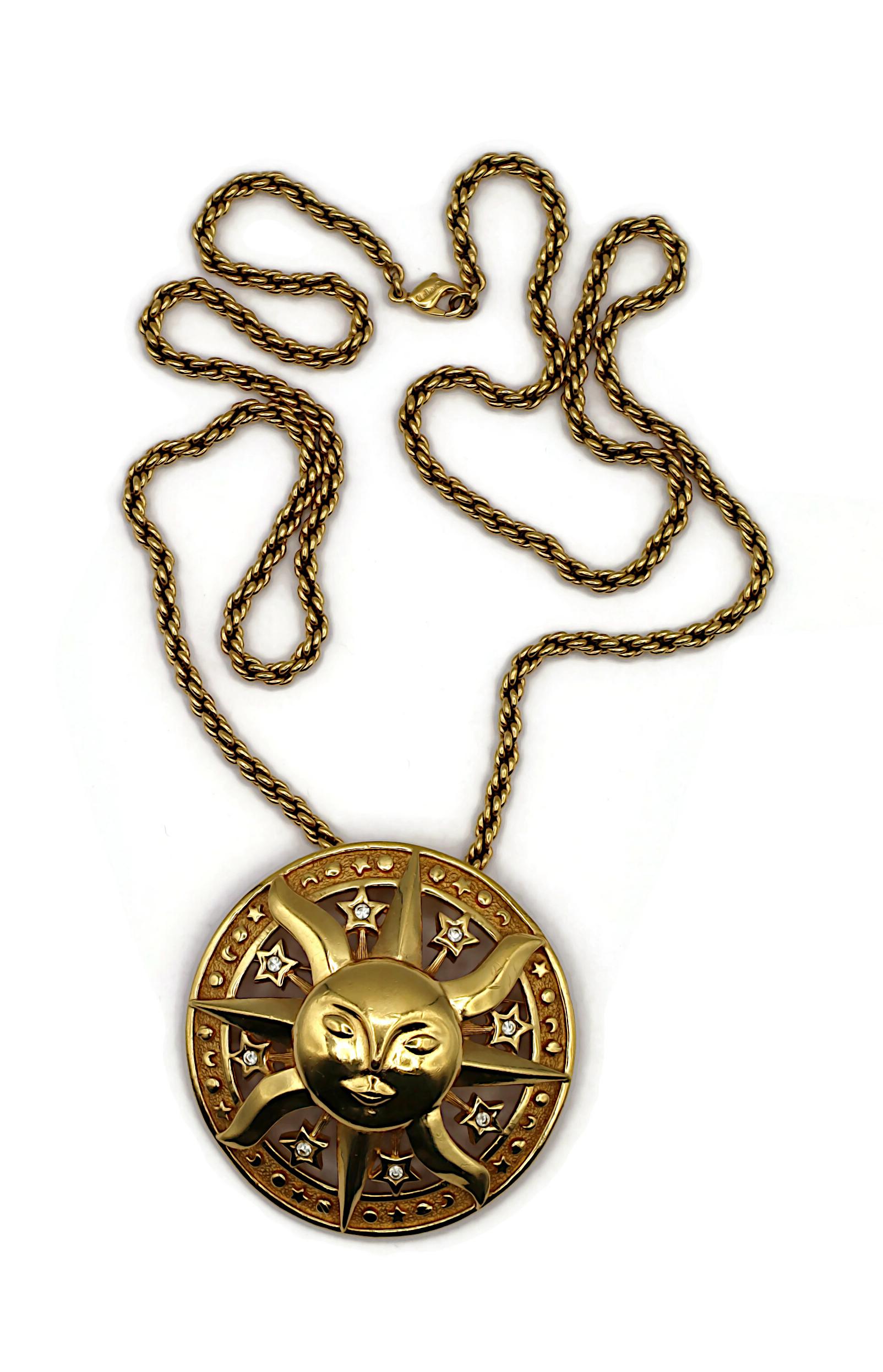 CHRISTIAN DIOR Vintage Gold Tone Sun Stars Pendant Necklace In Good Condition For Sale In Nice, FR