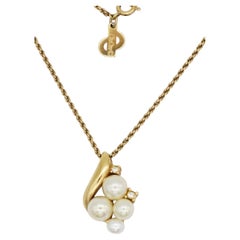 Christian Dior Vintage Gold White Round Pearls Crystals Pendant Elegant Necklace