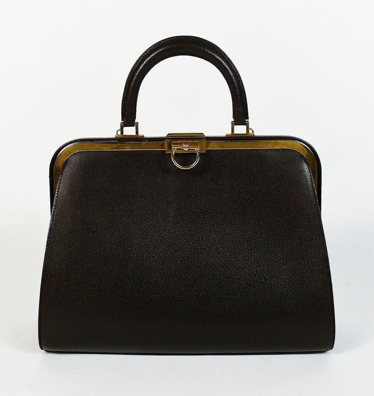 Christian Dior Vintage Grained Brown Leahter Doctor Style Handbag In Good Condition For Sale In Nice, FR