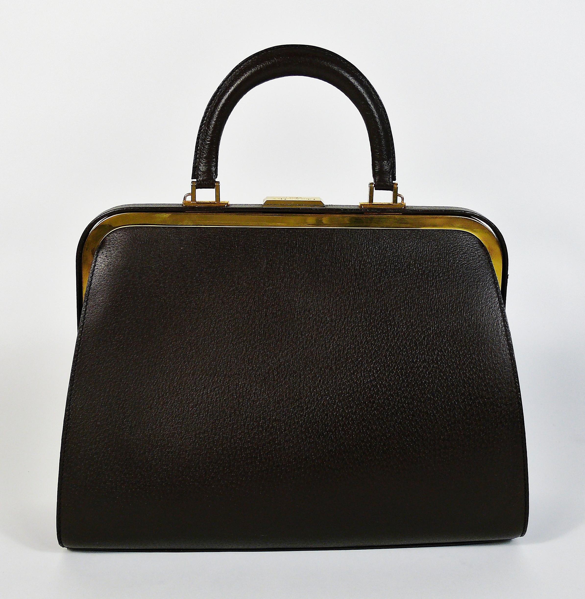 Christian Dior Vintage Grained Brown Leahter Doctor Style Handbag In Good Condition In Nice, FR