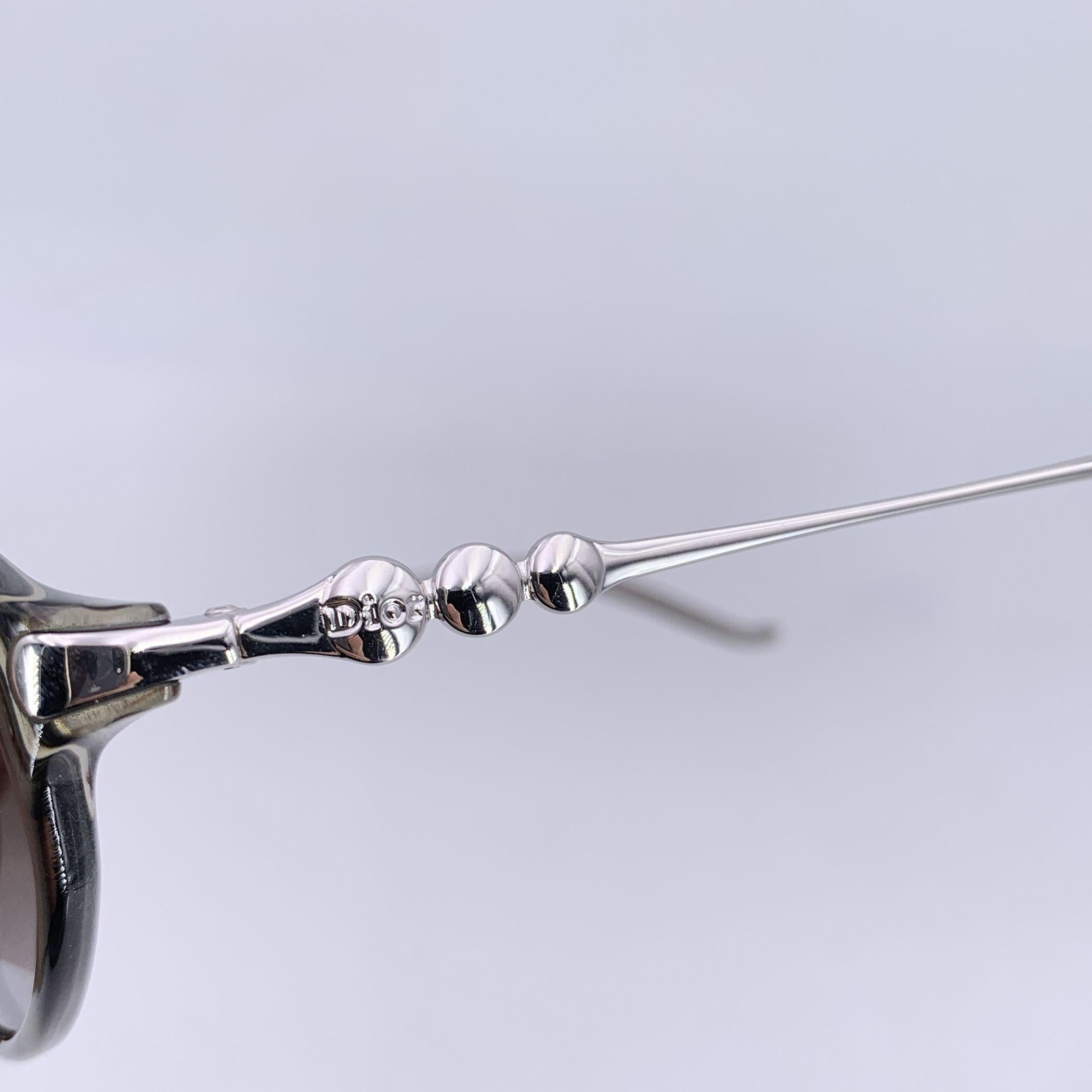 Christian Dior Vintage Grey Oval Sunglasses CD 3039 50/15 135mm In Excellent Condition For Sale In Rome, Rome