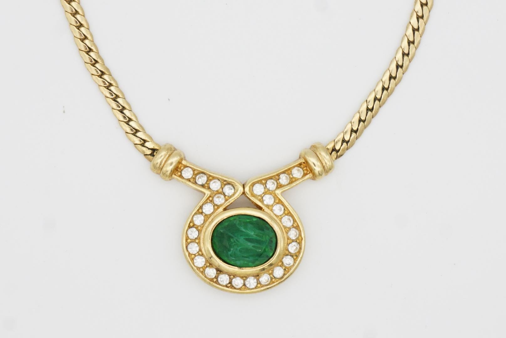 Christian Dior Vintage Gripoix Emerald Green Oval Pendant Crystals Gold Necklace For Sale 5
