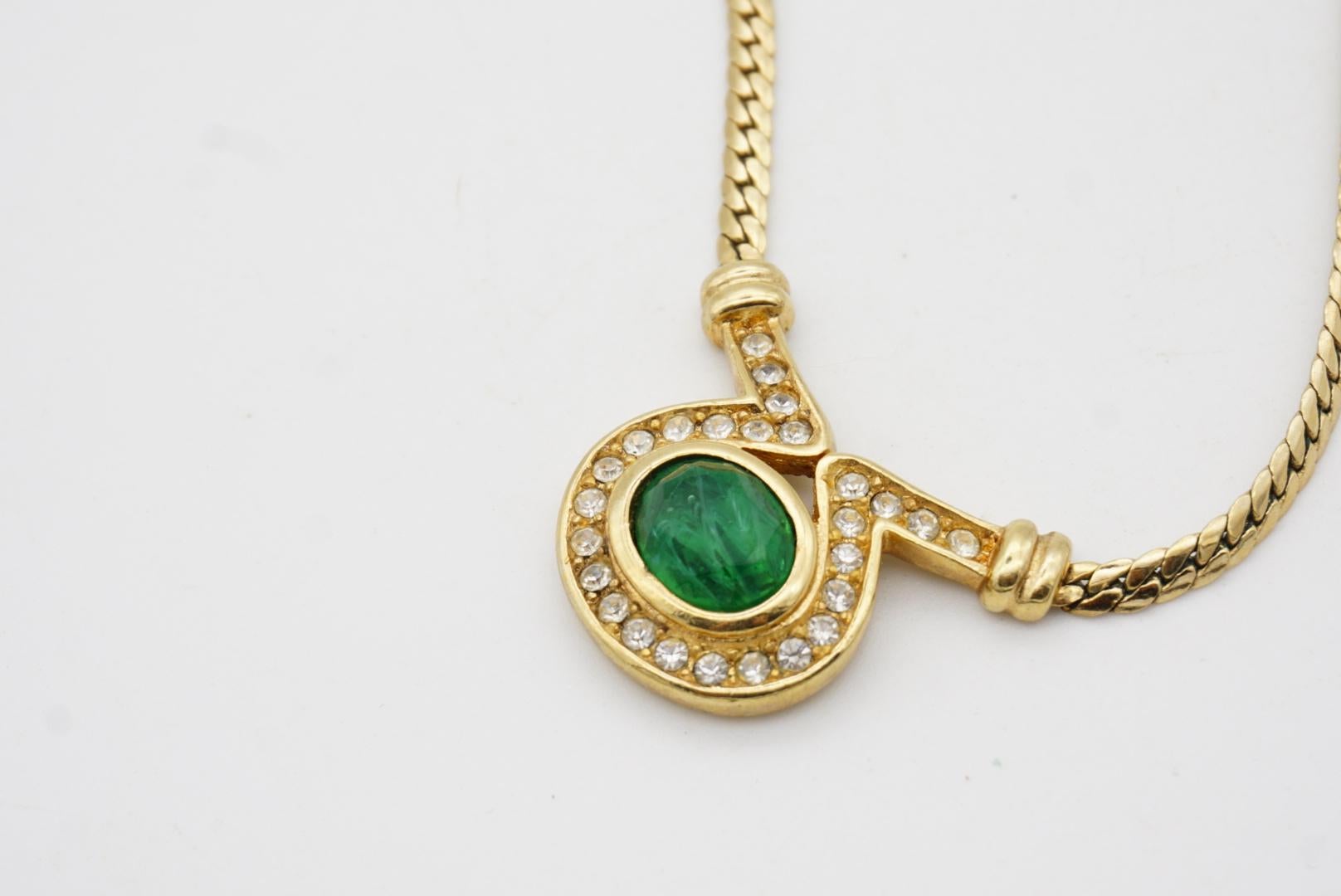 Christian Dior Vintage Gripoix Emerald Green Oval Pendant Crystals Gold Necklace For Sale 6
