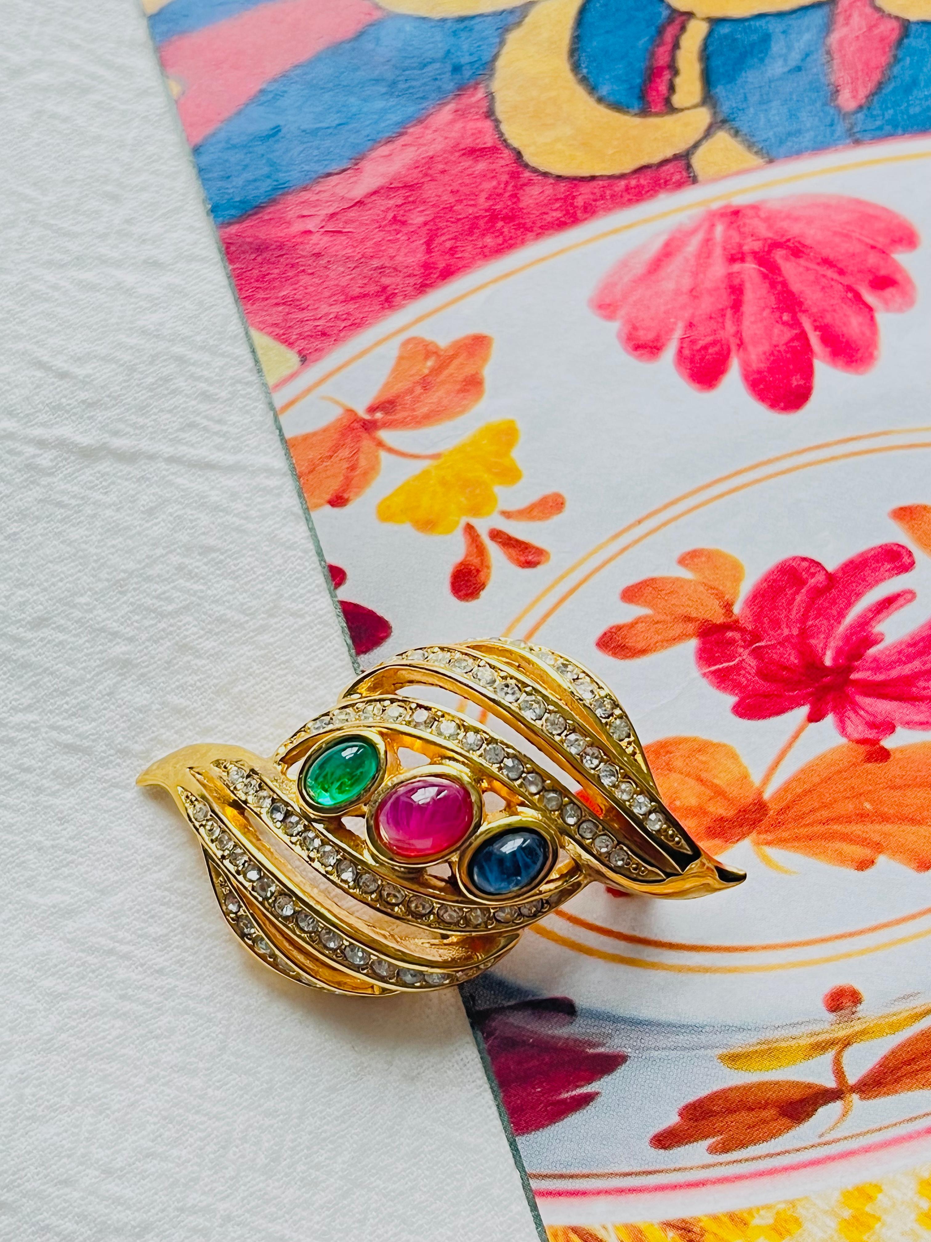 Christian Dior Vintage Gripoix Emerald Ruby Sapphire Crystals Openwork Brooch In Excellent Condition For Sale In Wokingham, England