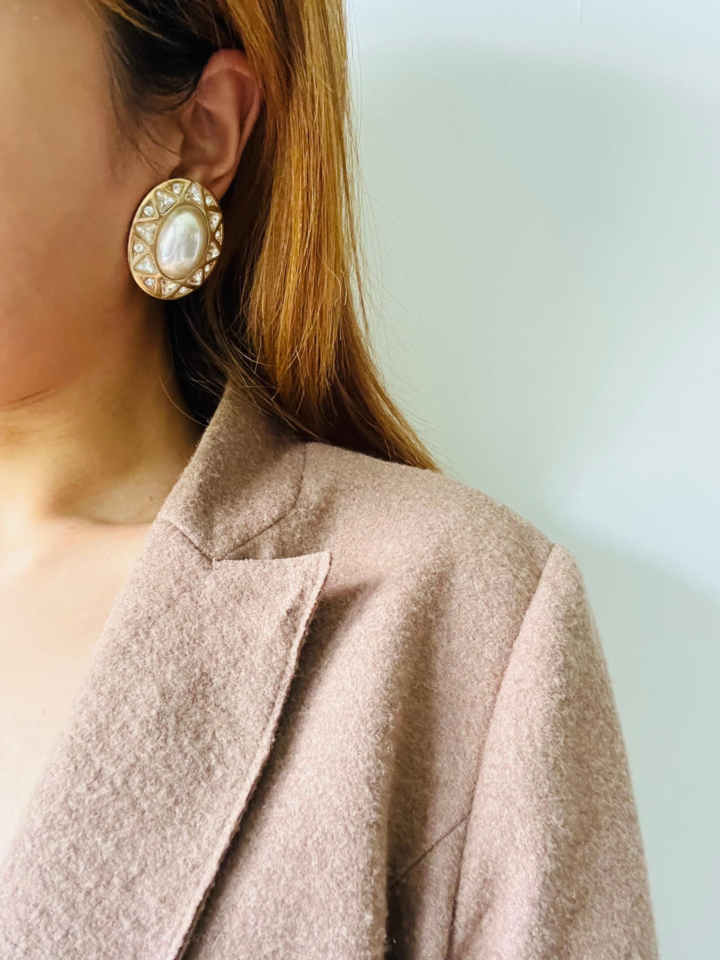 Christian Dior Vintage Huge White Oval Pearl Triangle Circle Crystals Ohrringe im Angebot 2