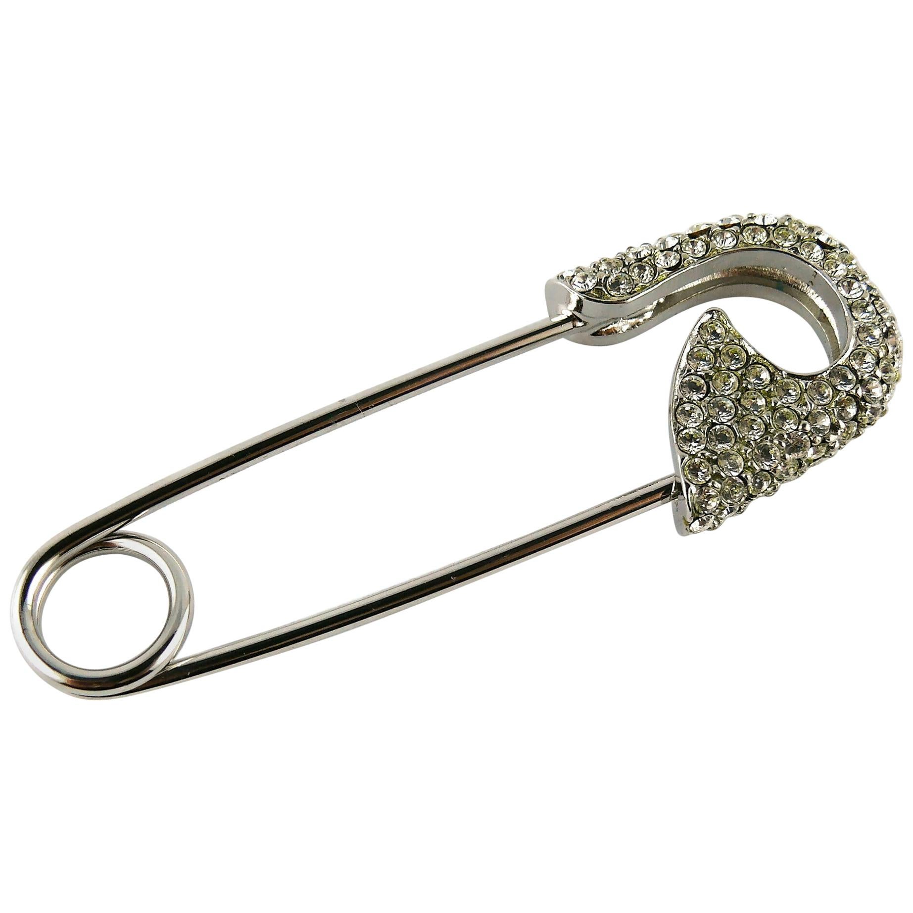 Dior pin brooch deals