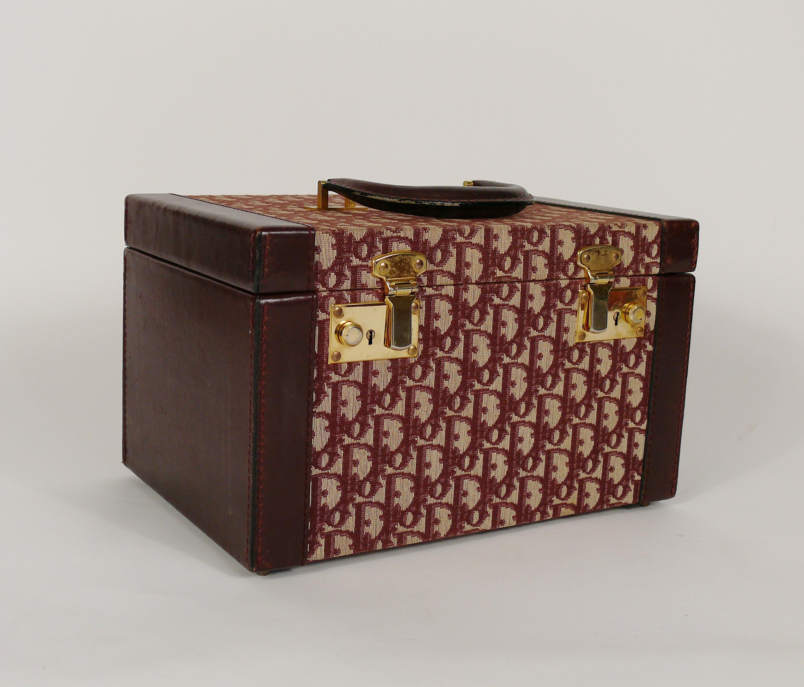 Christian Dior Vintage Iconic Trotter Monogram Vanity Case In Good Condition For Sale In Nice, FR