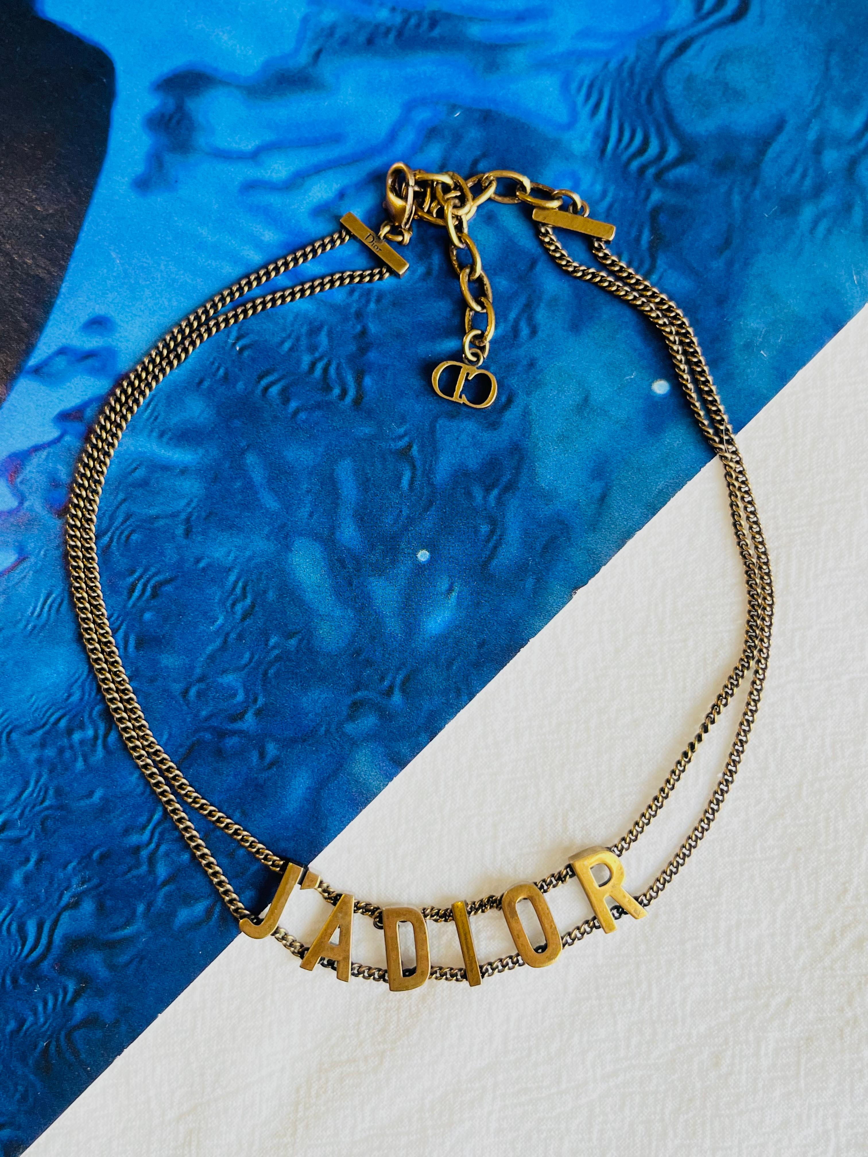 Christian Dior Vintage J'adior Logo Pendant Double Chain Choker Necklace Aged Gold Tone

Very good condition. Marked 'Dior '. 100% Genuine.

Length: 31 cm. Extend chain: 7 cm. Pendant: 6.4*1.2 cm.

Weight: 15 g.

_ _ _

Great for everyday wear. Come