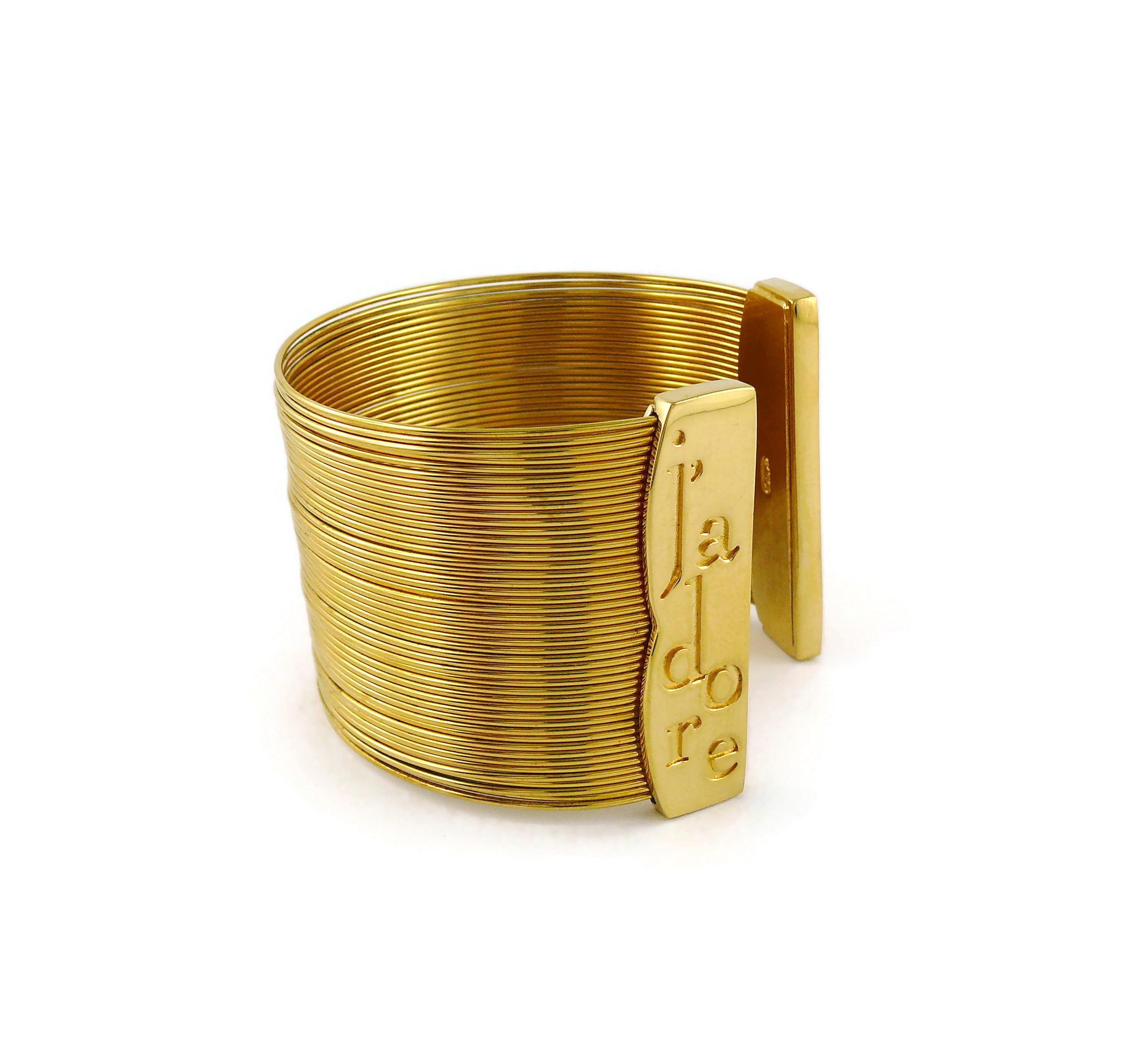 Christian Dior Vintage J'Adore Gold Toned Wire Cuff Bracelet In Good Condition In Nice, FR