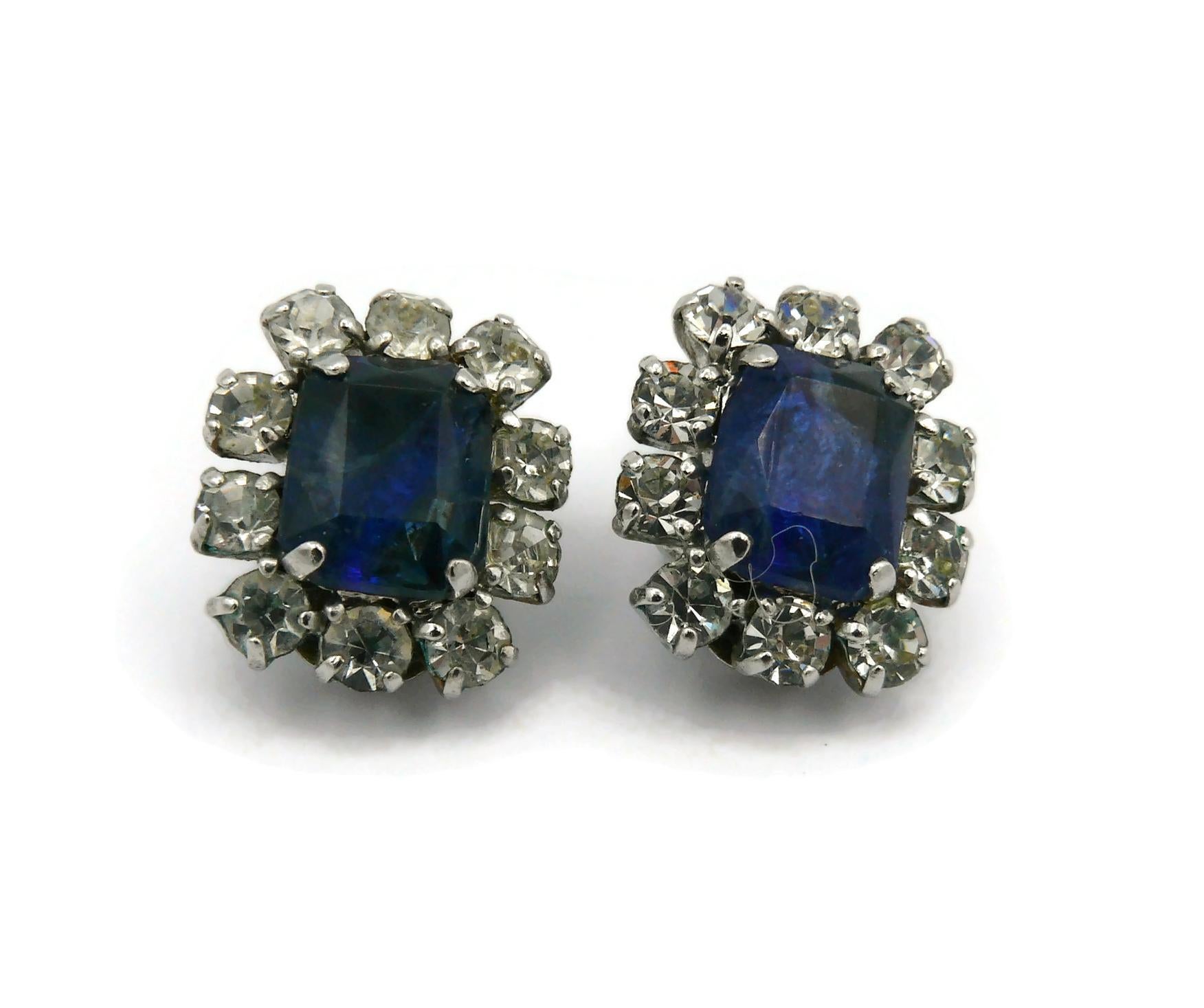 CHRISTIAN DIOR Vintage Jewelled Clip-On Earrings, 1970 In Good Condition For Sale In Nice, FR